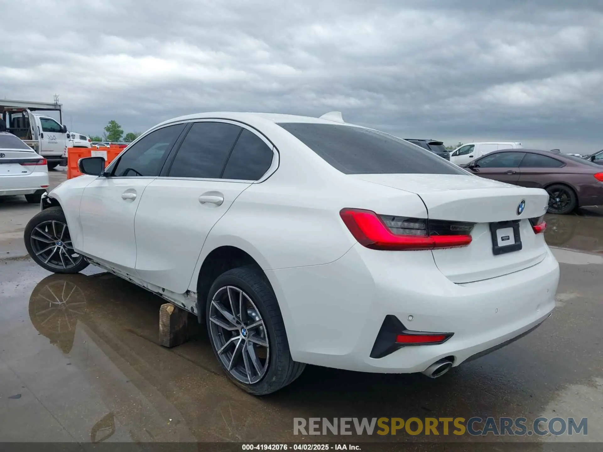3 fotografías del automóvil dañado 3MW5R1J06M8B90668 BMW 330I 2021
