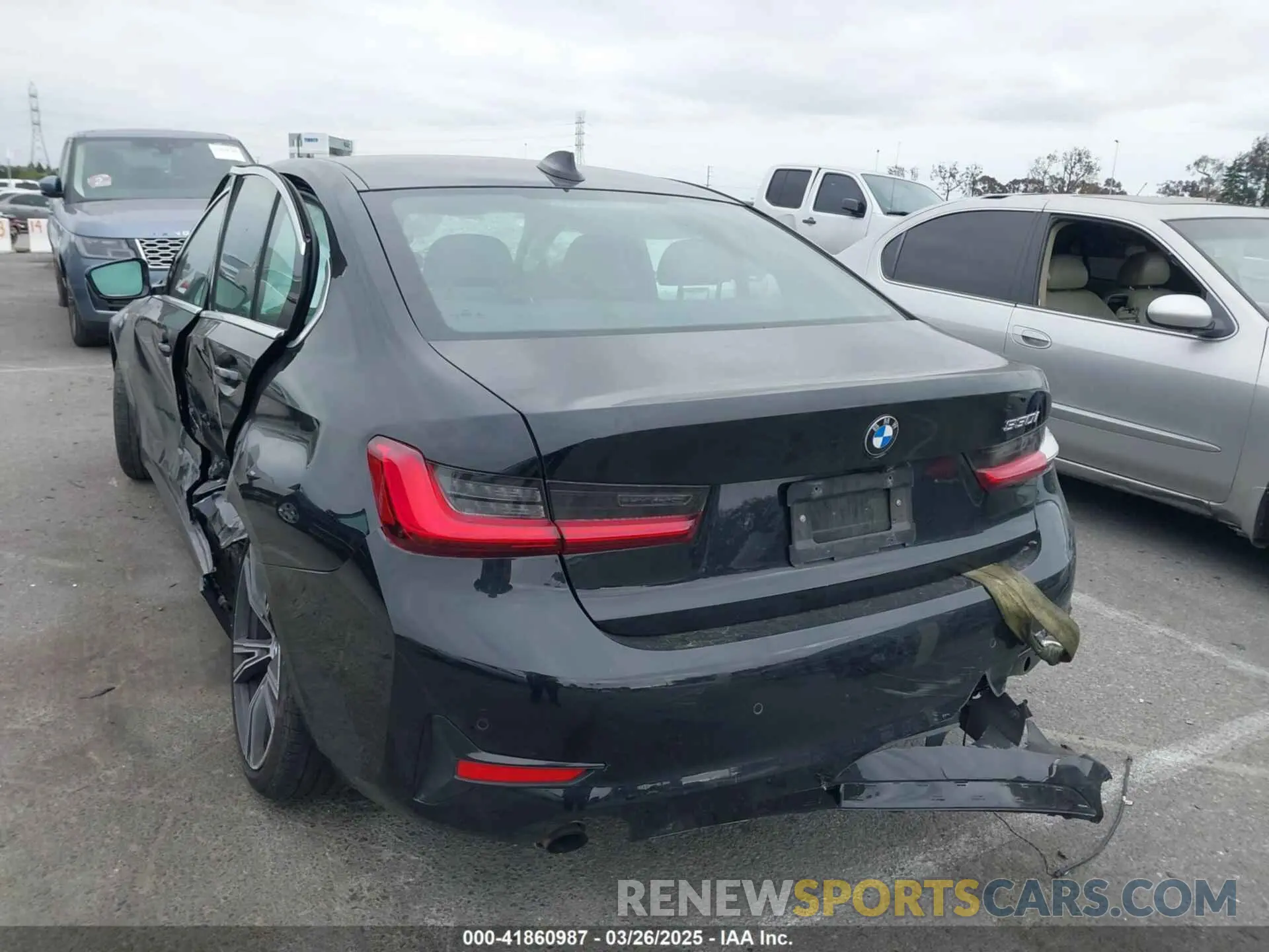 3 fotografías del automóvil dañado 3MW5R1J07M8B89836 BMW 330I 2021
