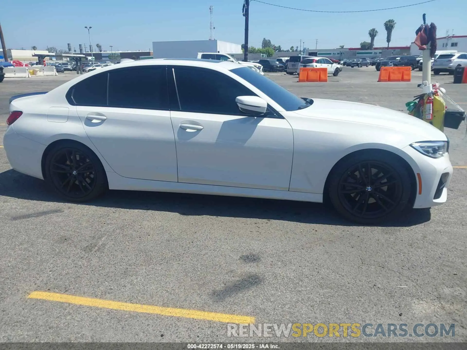 13 fotografías del automóvil dañado 3MW5R1J07M8C10703 BMW 330I 2021