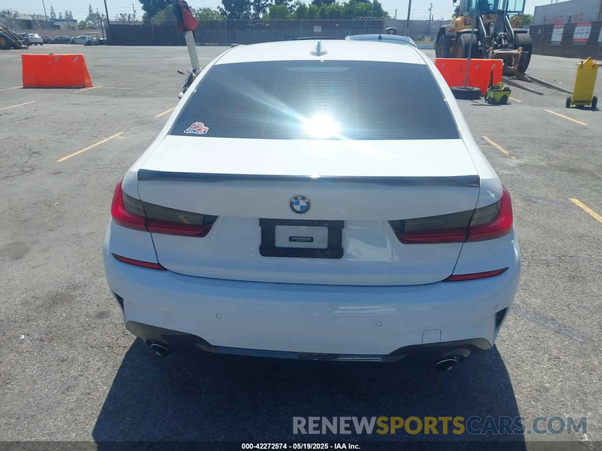 16 fotografías del automóvil dañado 3MW5R1J07M8C10703 BMW 330I 2021