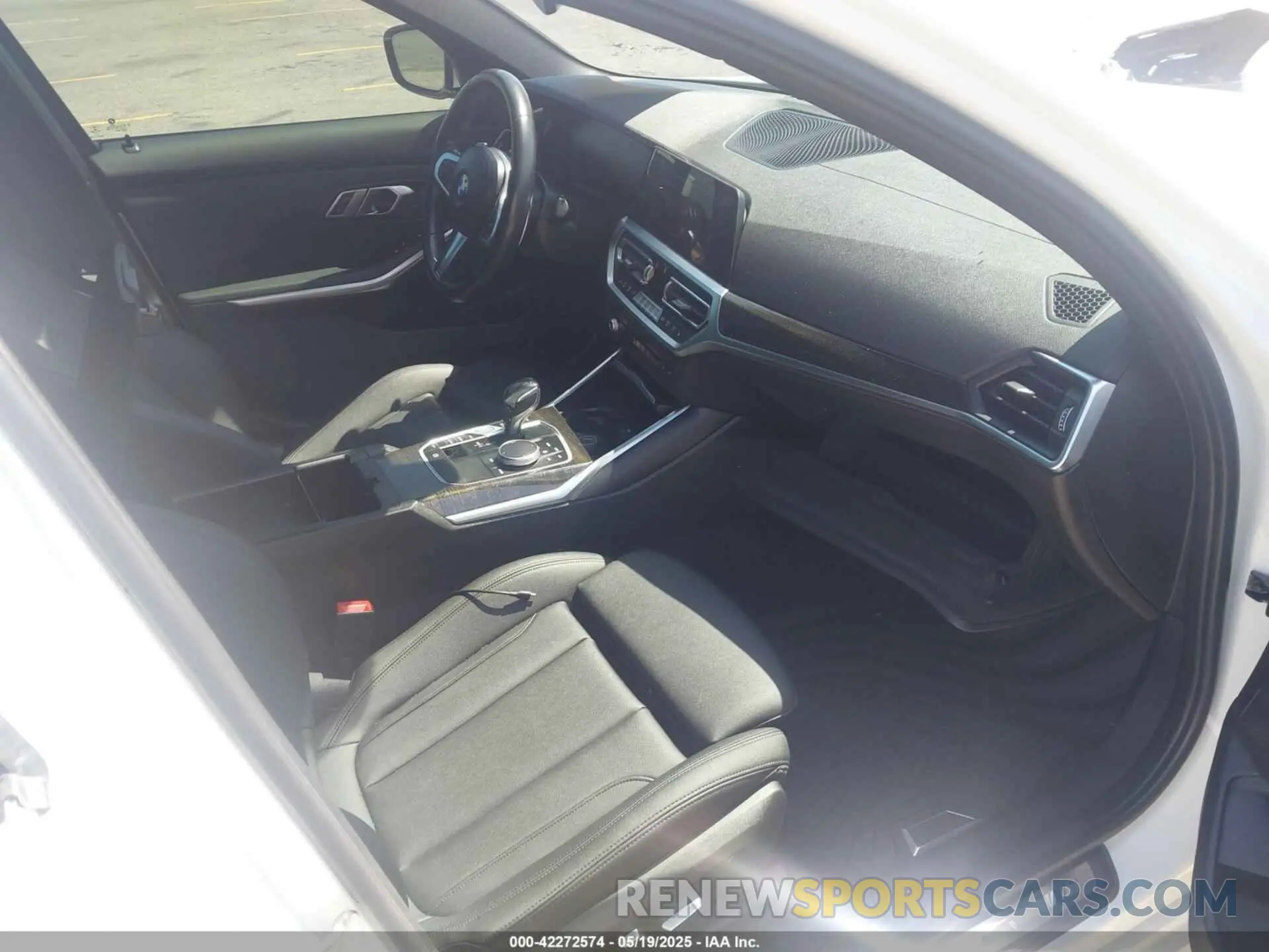 5 fotografías del automóvil dañado 3MW5R1J07M8C10703 BMW 330I 2021