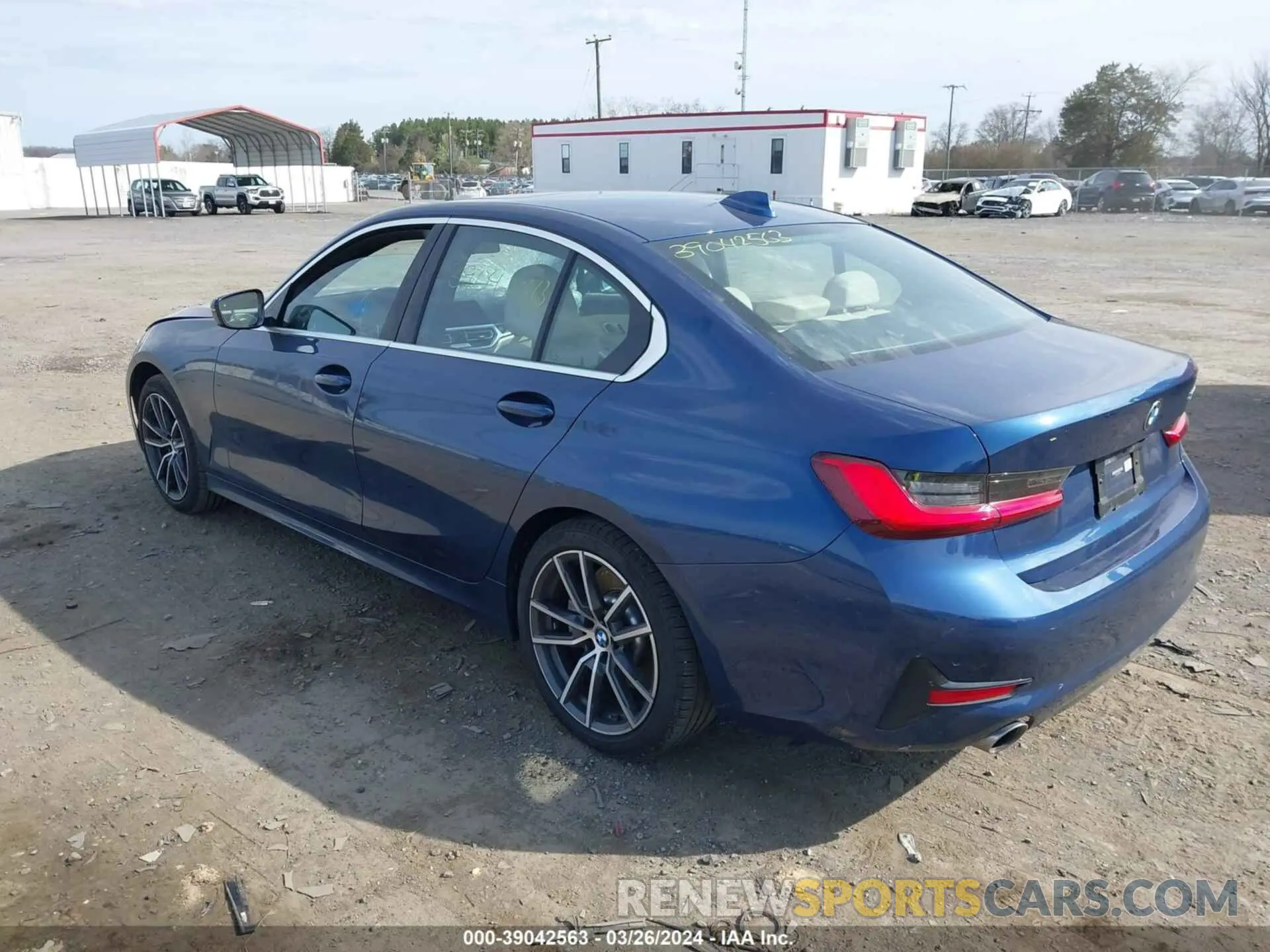 3 fotografías del automóvil dañado 3MW5R1J08M8B69580 BMW 330I 2021