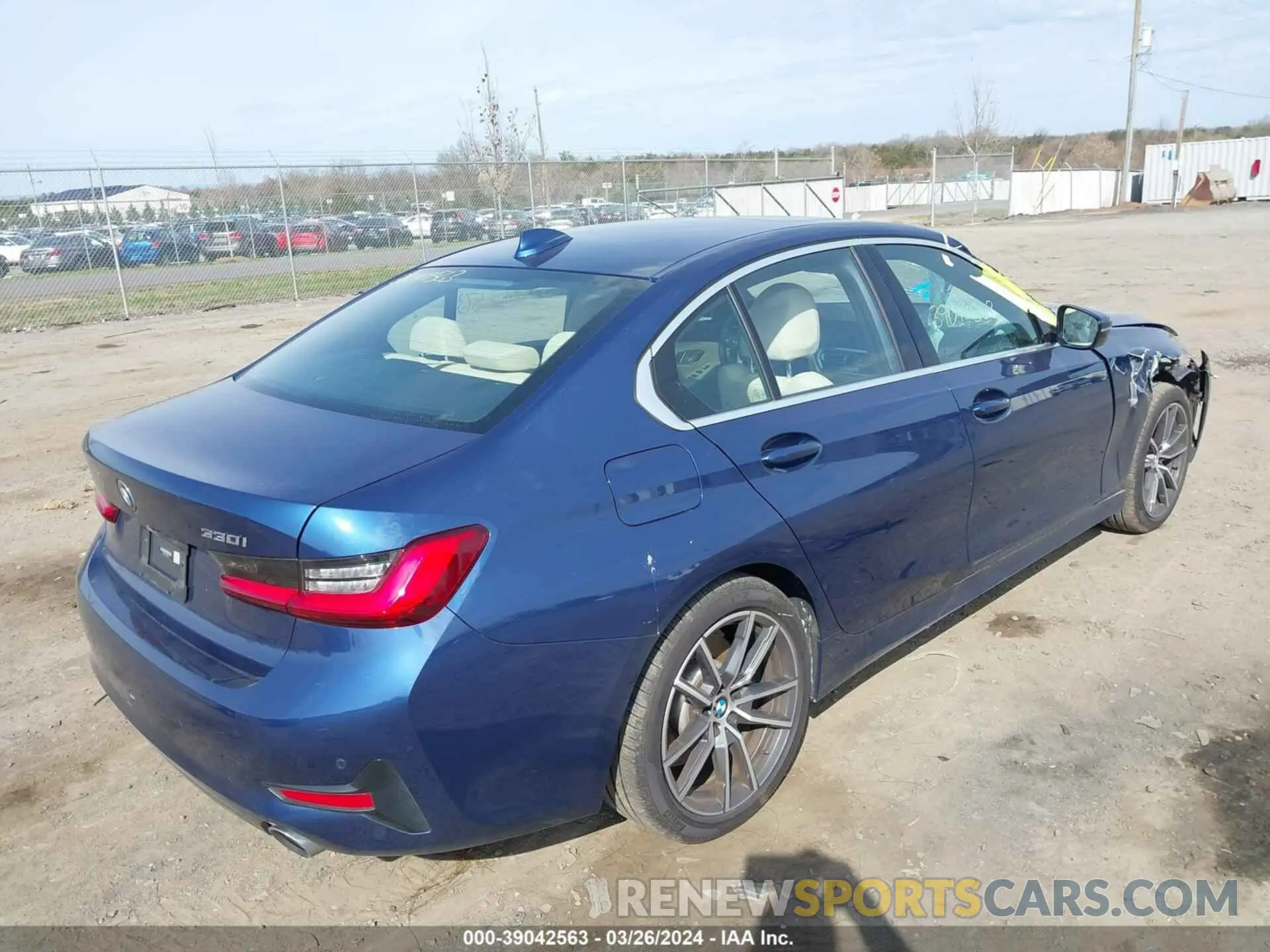 4 fotografías del automóvil dañado 3MW5R1J08M8B69580 BMW 330I 2021