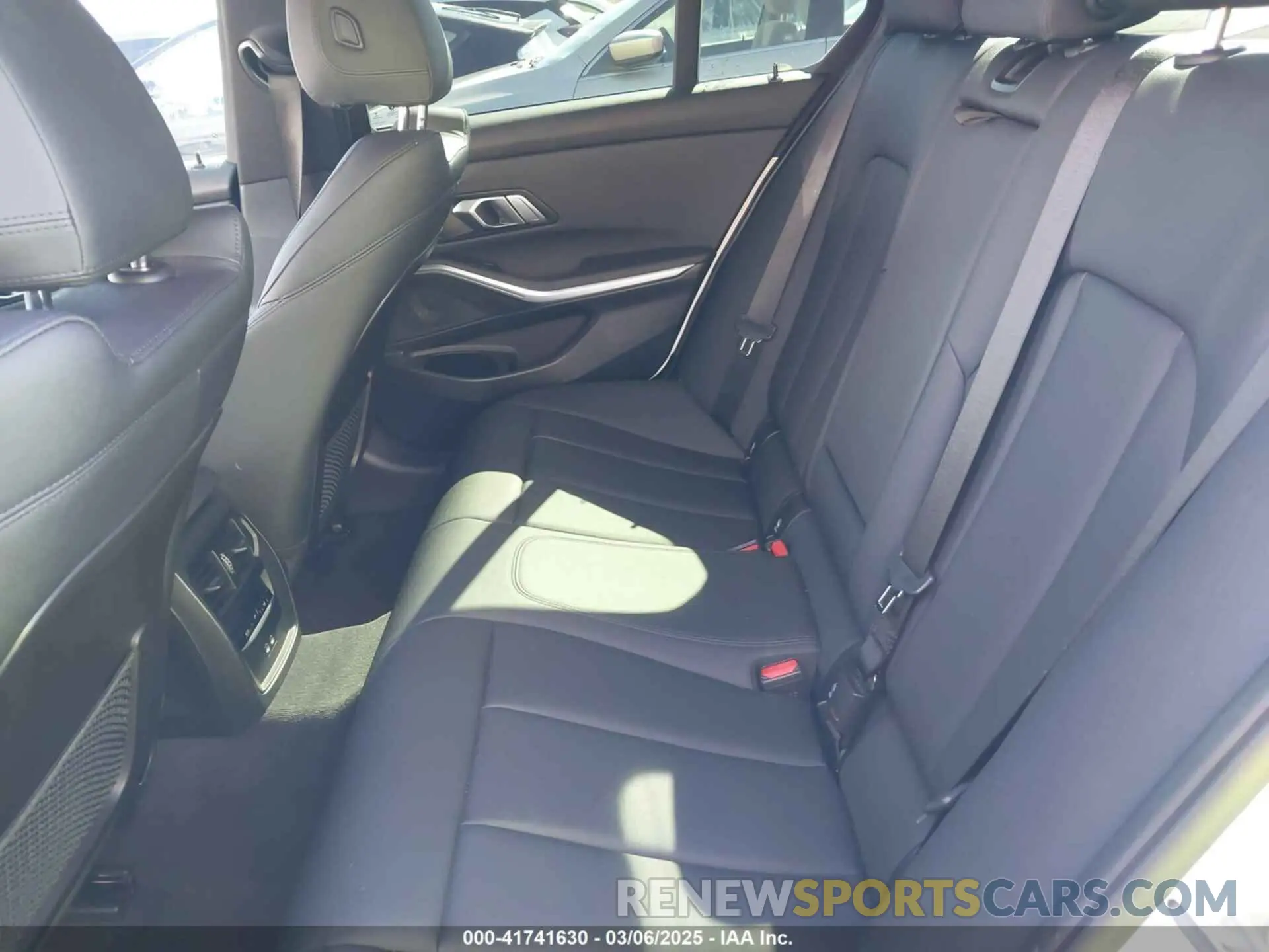 8 fotografías del automóvil dañado 3MW5R1J09M8C03543 BMW 330I 2021