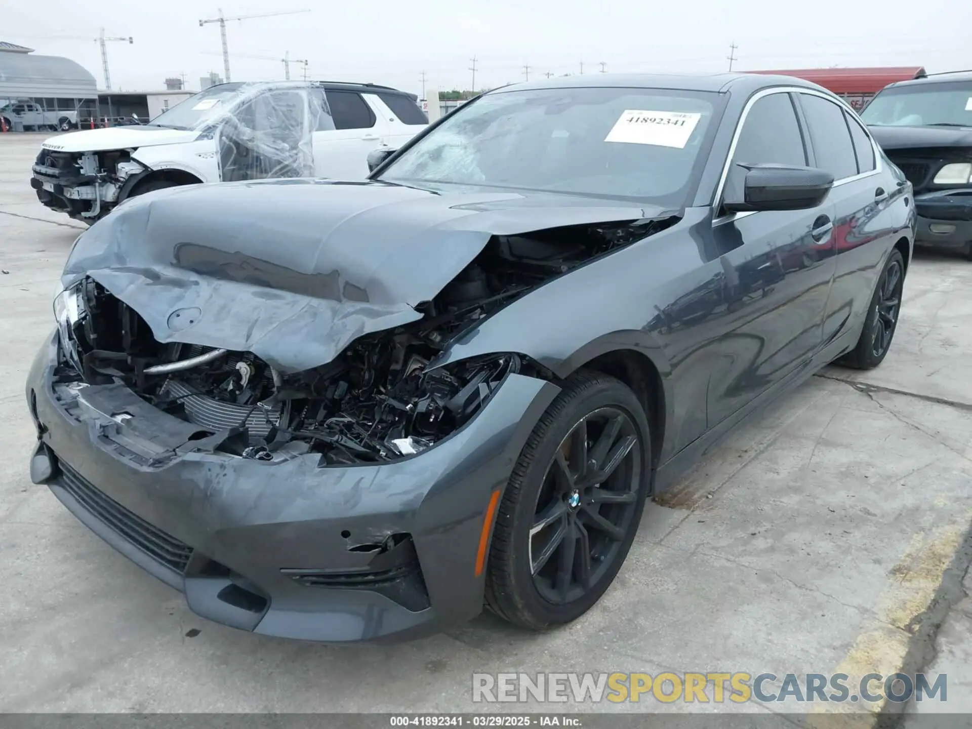 2 fotografías del automóvil dañado 3MW5R1J09M8C15403 BMW 330I 2021