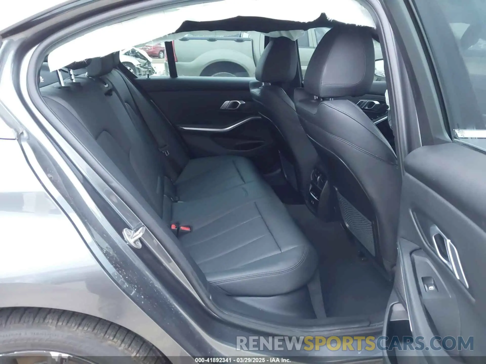 8 fotografías del automóvil dañado 3MW5R1J09M8C15403 BMW 330I 2021
