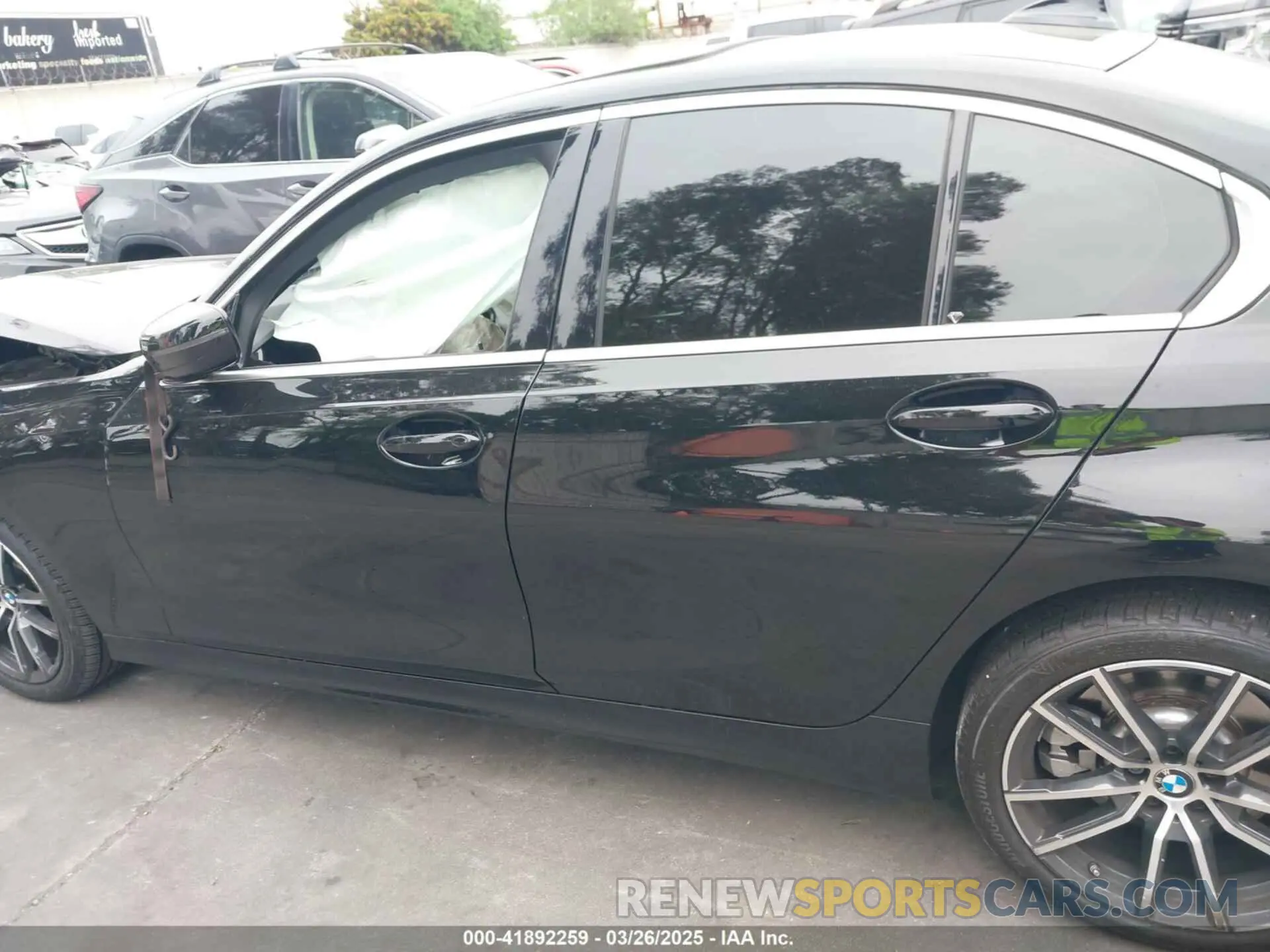 15 fotografías del automóvil dañado 3MW5R1J09M8C21377 BMW 330I 2021
