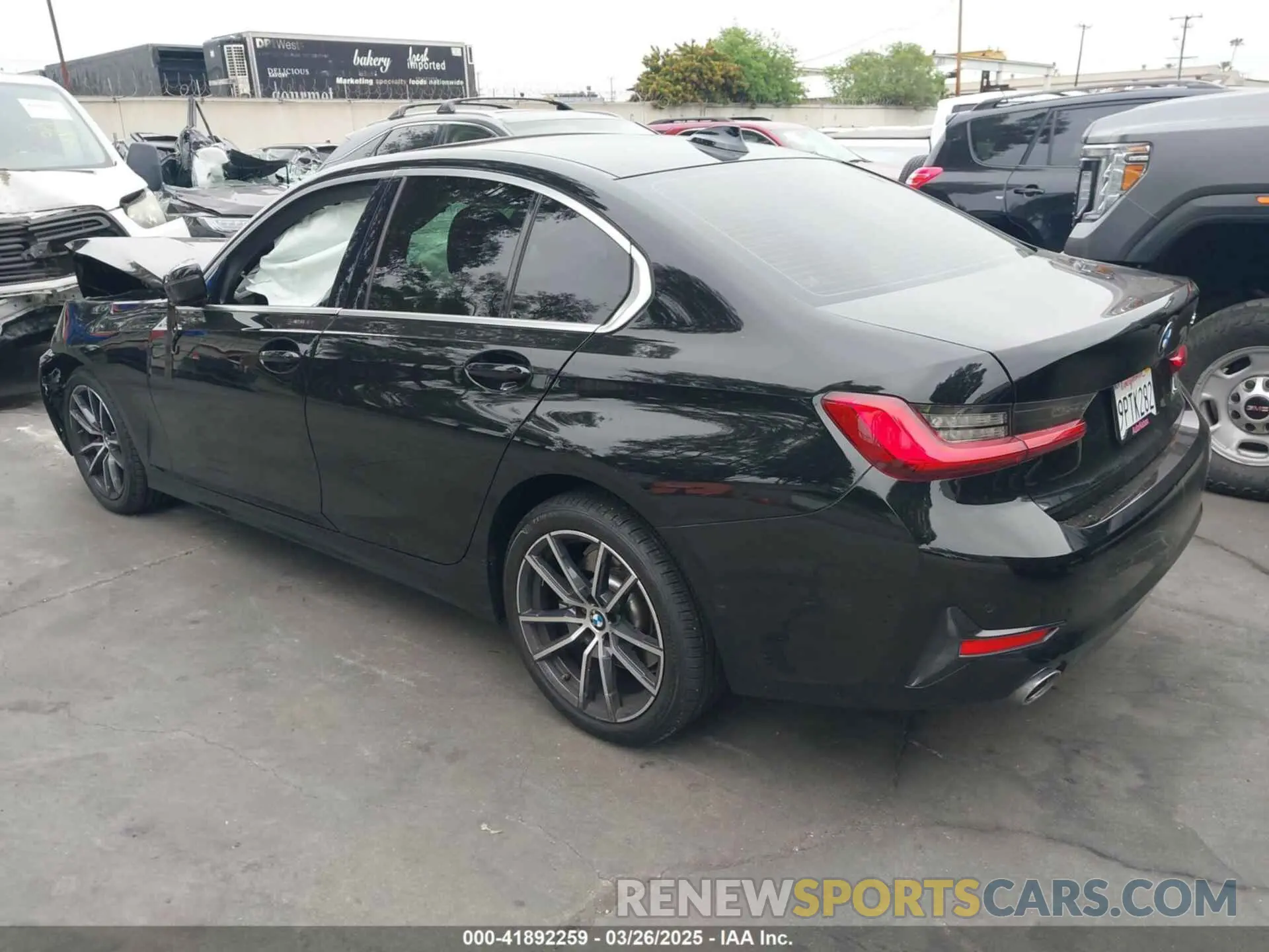 3 fotografías del automóvil dañado 3MW5R1J09M8C21377 BMW 330I 2021