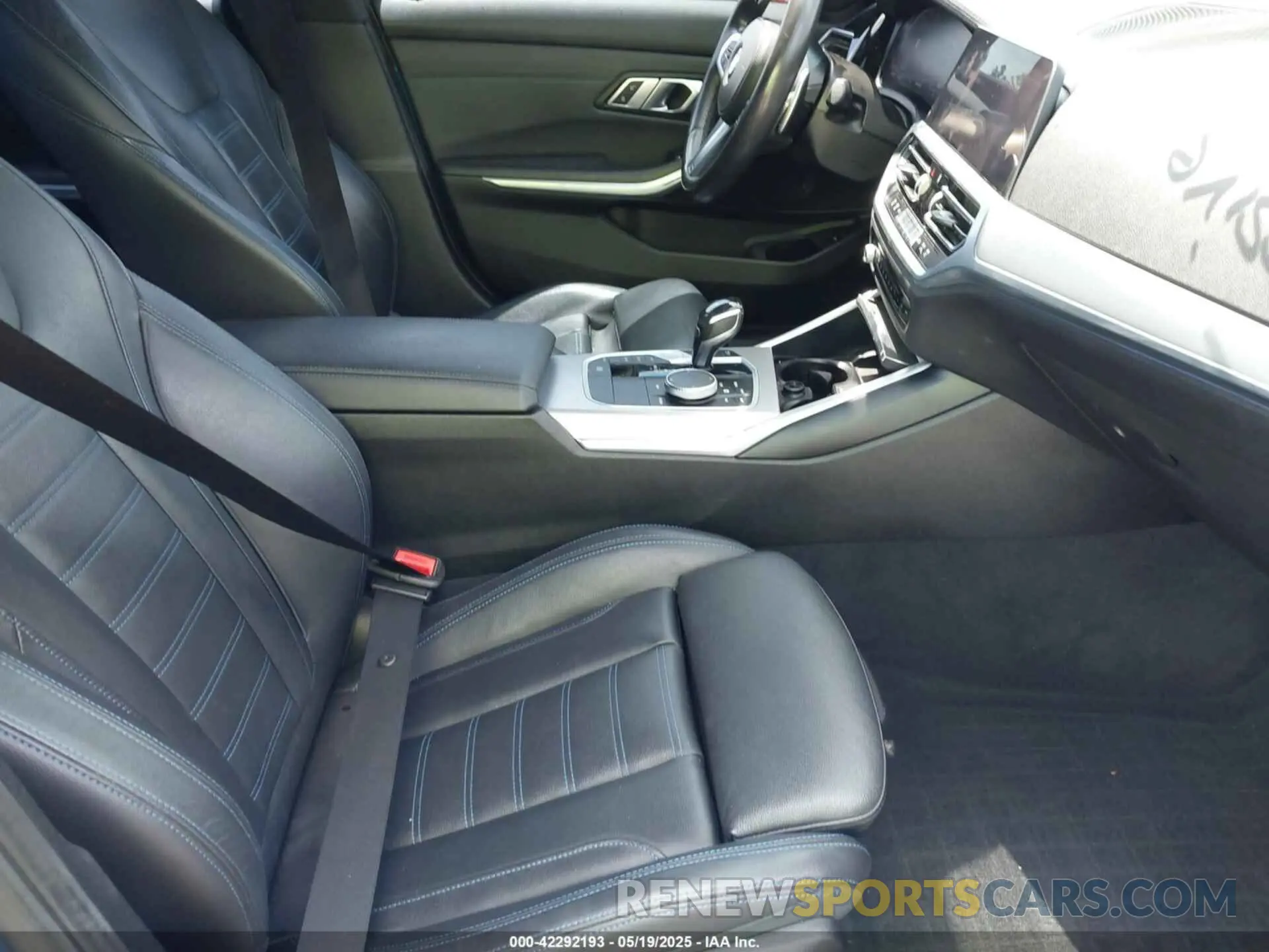 5 fotografías del automóvil dañado 3MW5R1J0XM8B54157 BMW 330I 2021