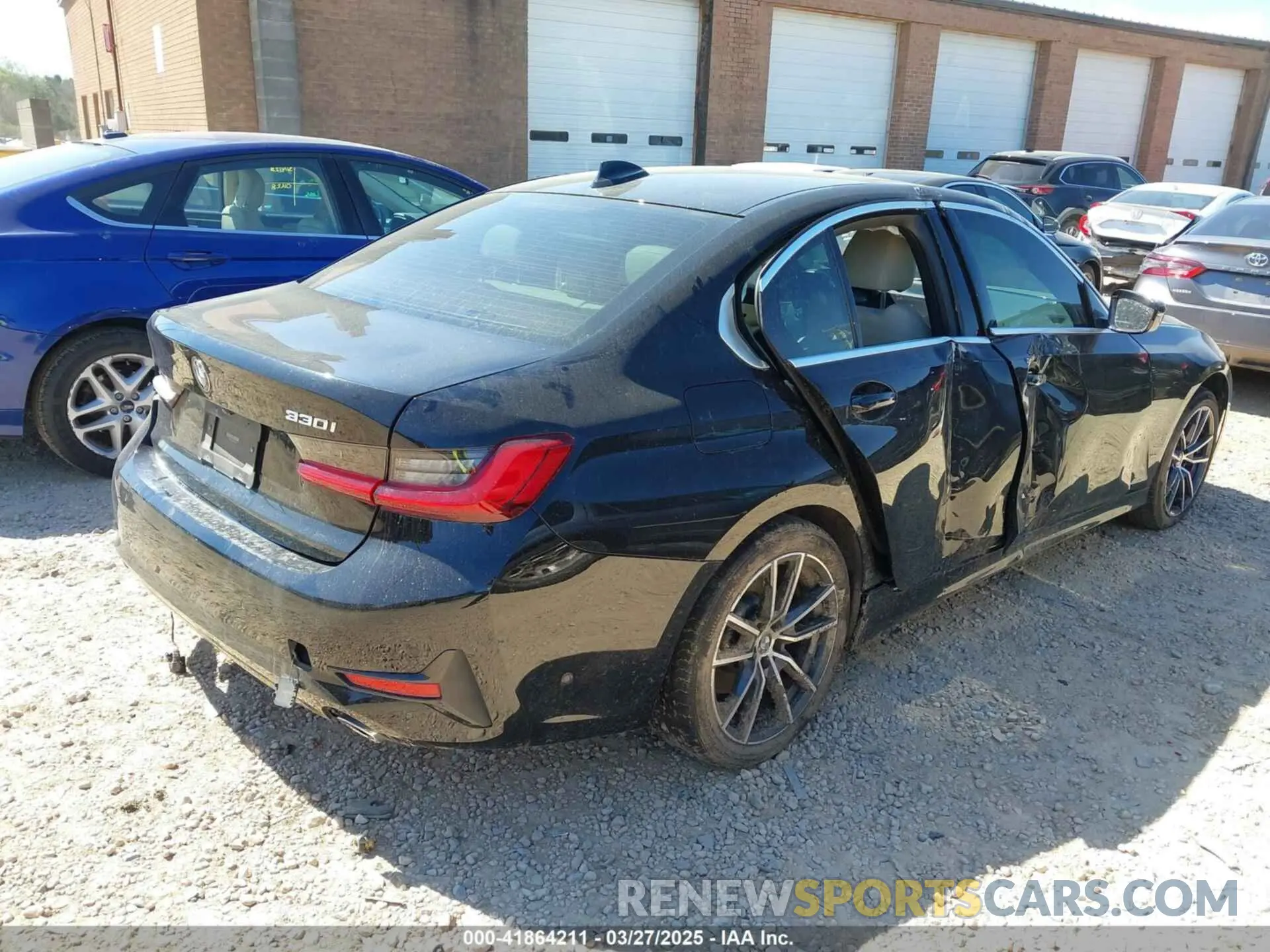 4 fotografías del automóvil dañado 3MW5R1J0XM8B69340 BMW 330I 2021