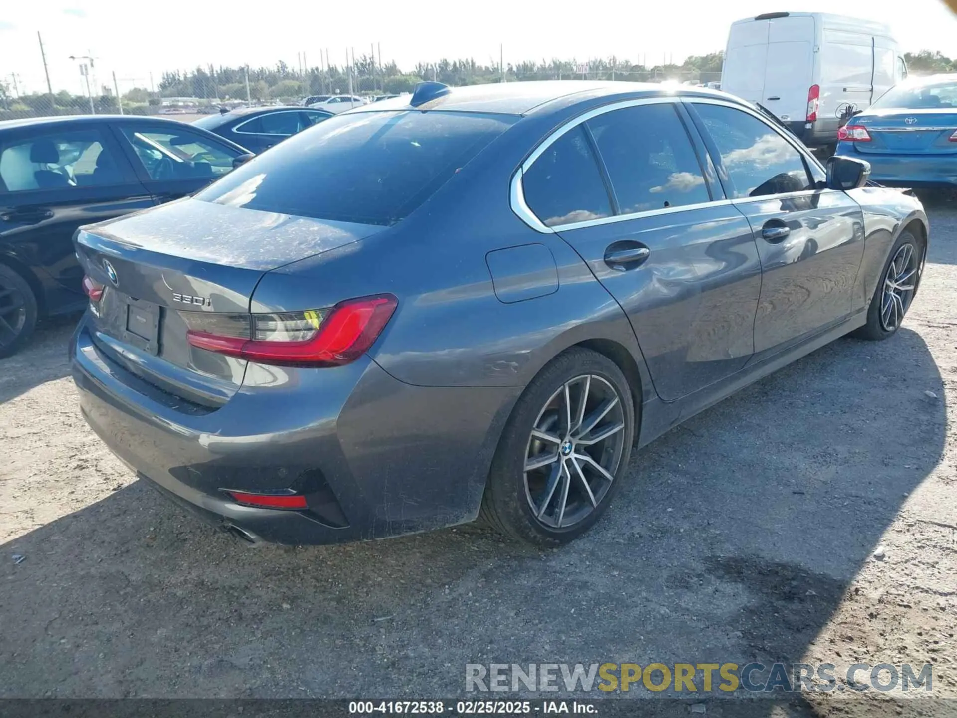 4 fotografías del automóvil dañado 3MW5R7J01M8B49173 BMW 330I 2021