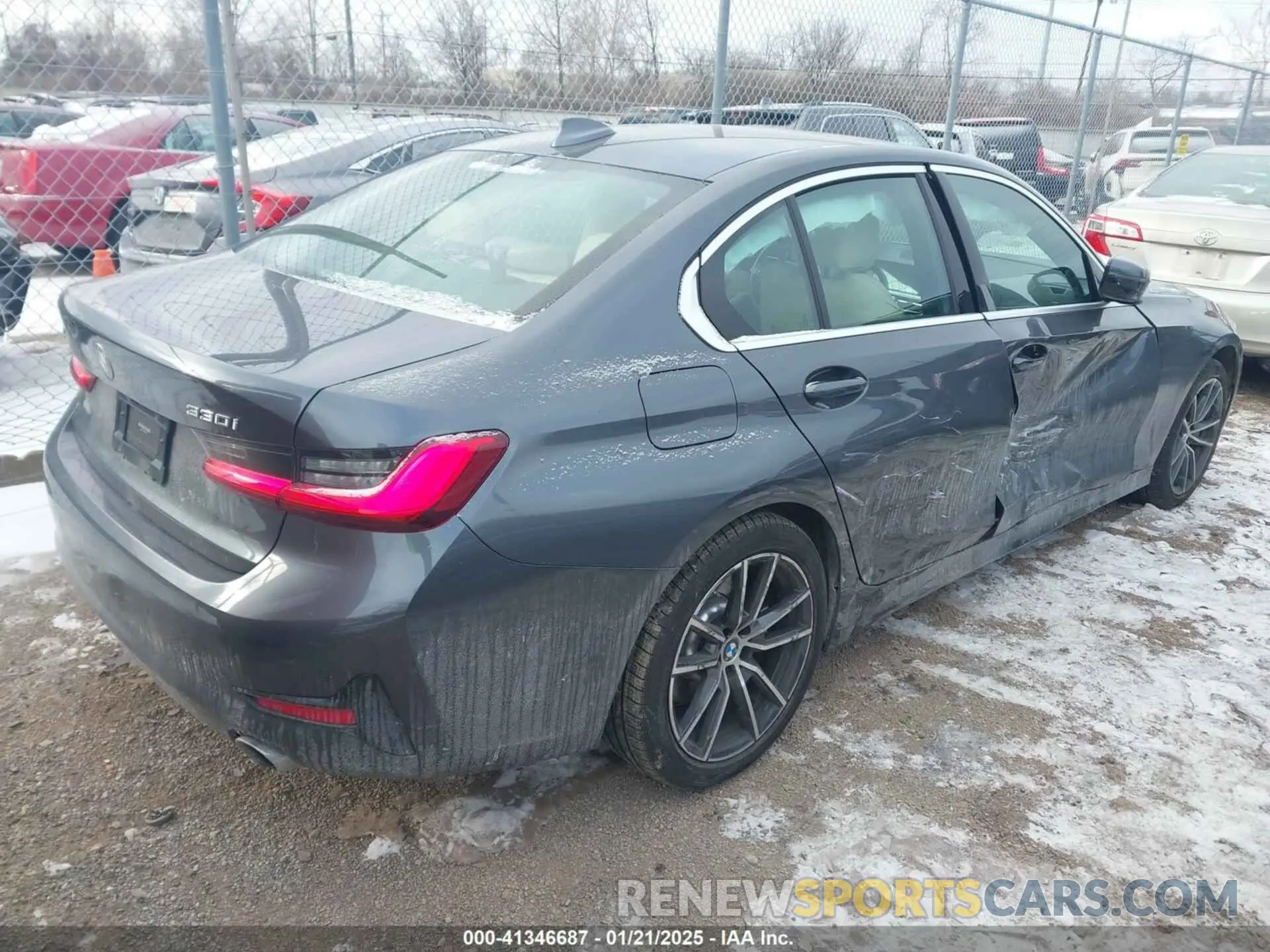 4 fotografías del automóvil dañado 3MW5R7J02M8B48002 BMW 330I 2021