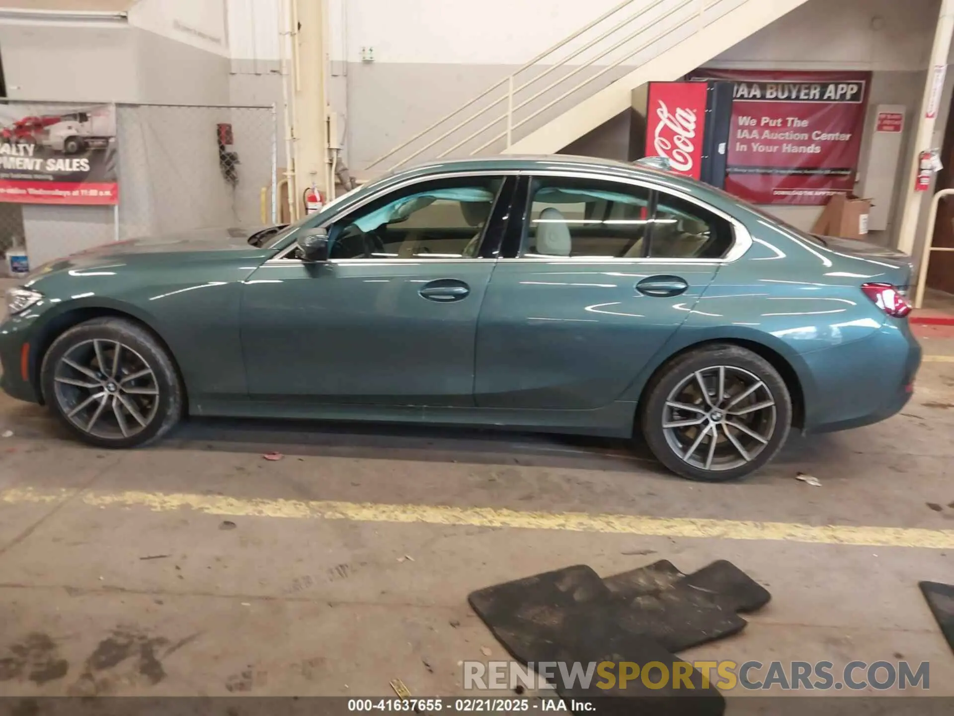 14 fotografías del automóvil dañado 3MW5R7J02M8B48226 BMW 330I 2021