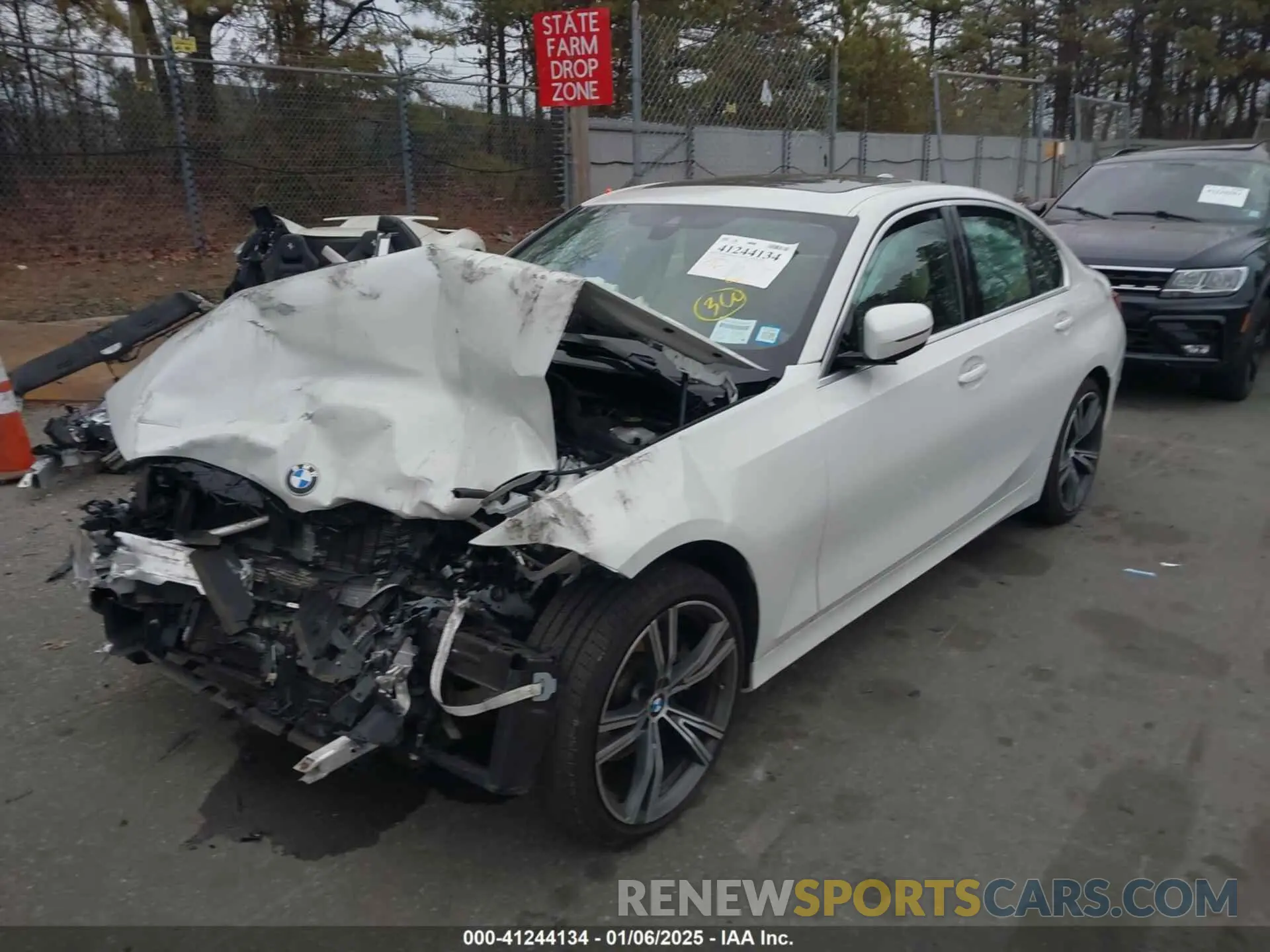 2 fotografías del automóvil dañado 3MW5R7J03M8B65004 BMW 330I 2021