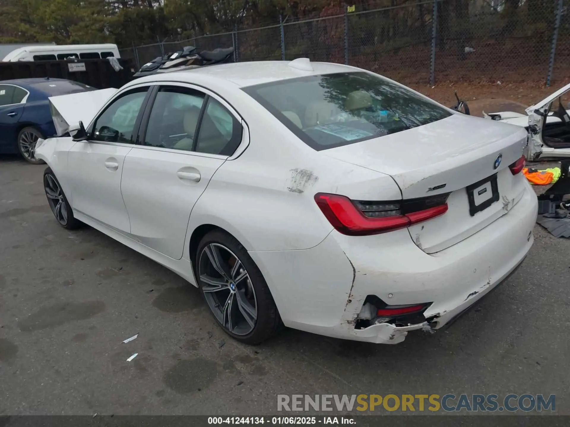 3 fotografías del automóvil dañado 3MW5R7J03M8B65004 BMW 330I 2021