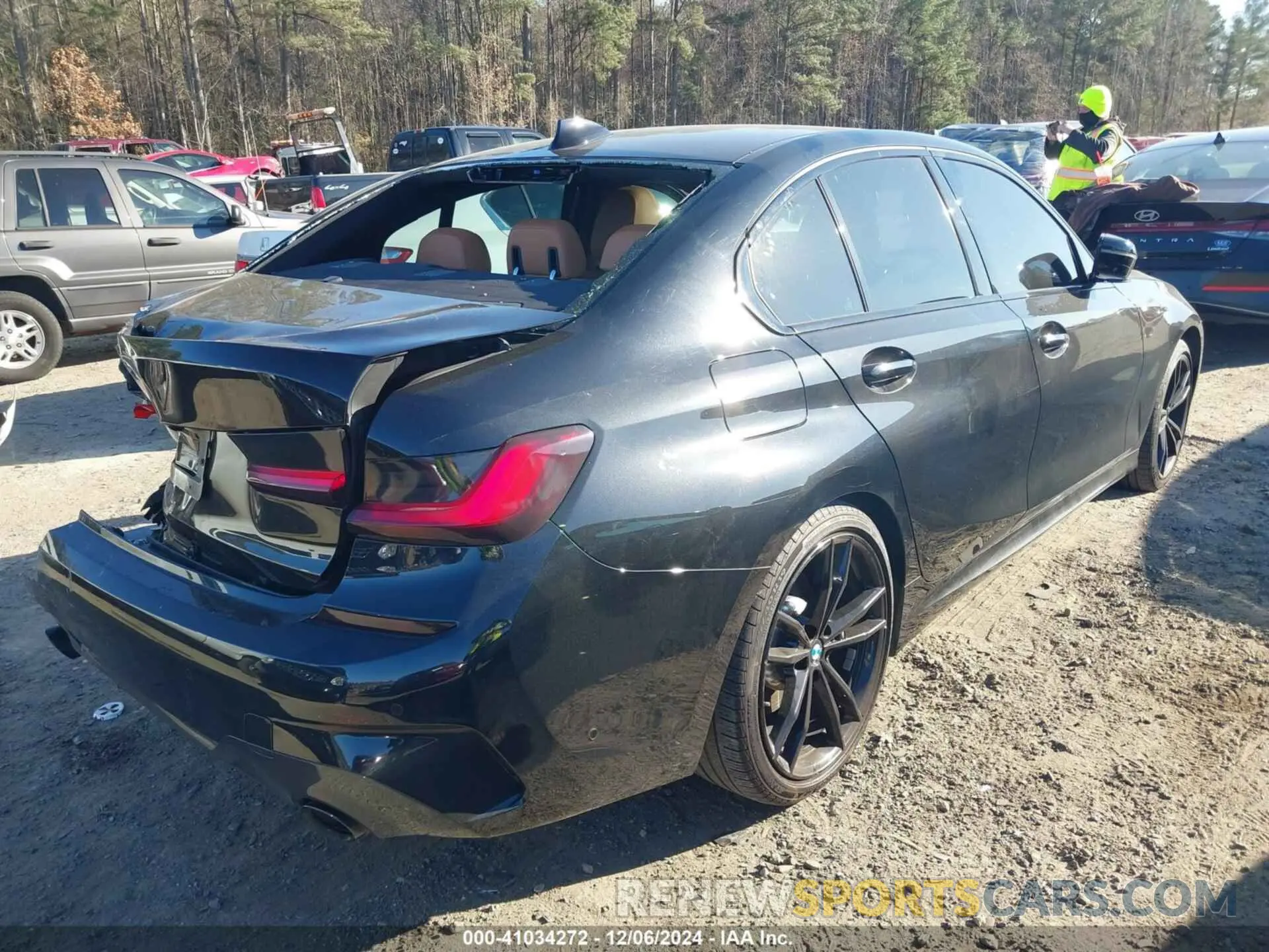 4 fotografías del automóvil dañado 3MW5R7J06M8C00005 BMW 330I 2021