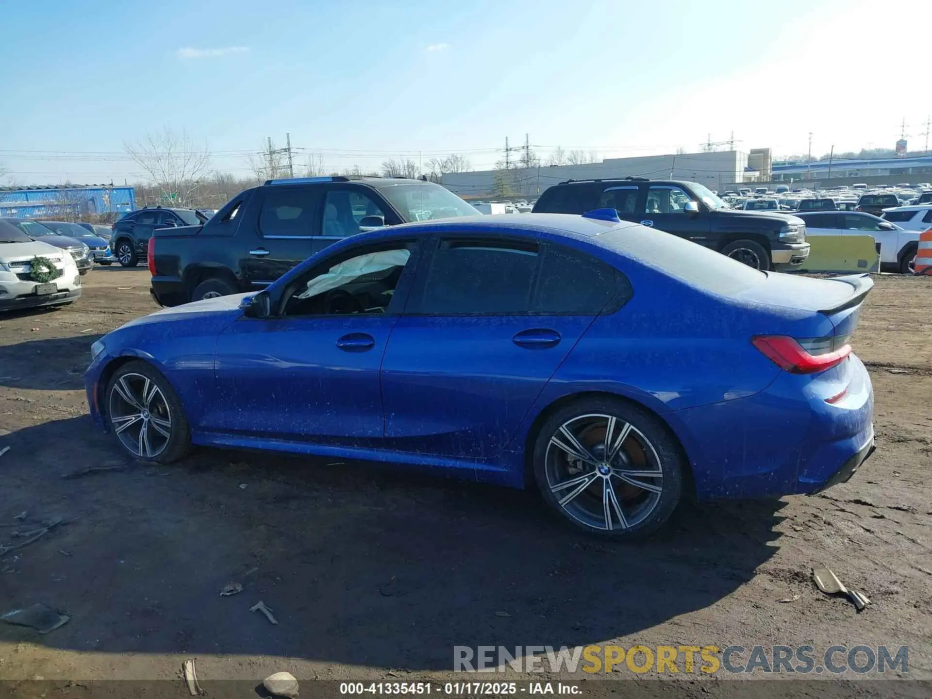 15 fotografías del automóvil dañado 3MW5R7J06M8C01994 BMW 330I 2021