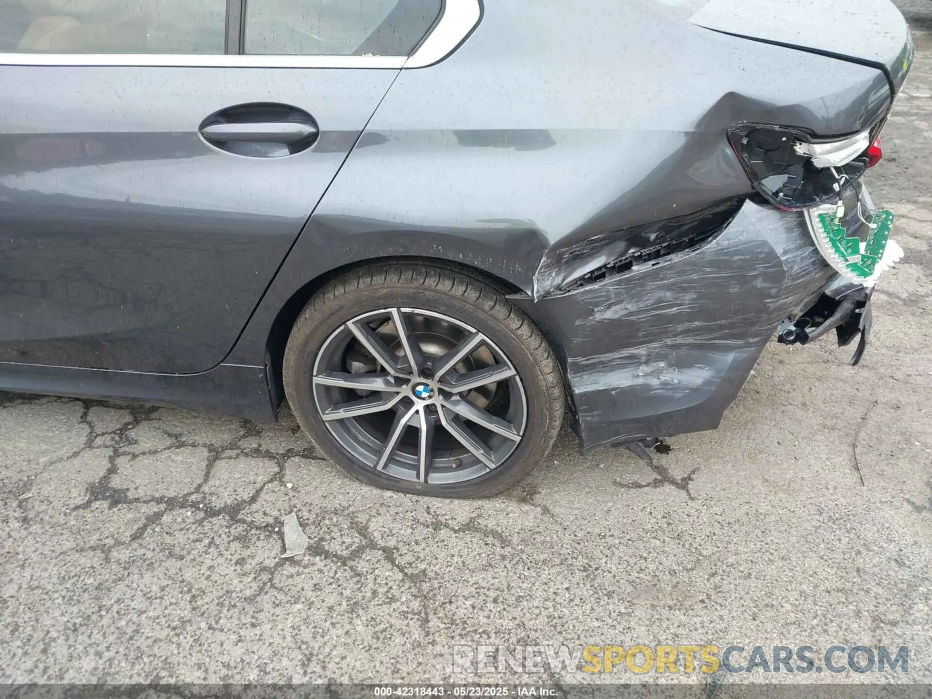 17 fotografías del automóvil dañado 3MW5R7J07M8B65104 BMW 330I 2021