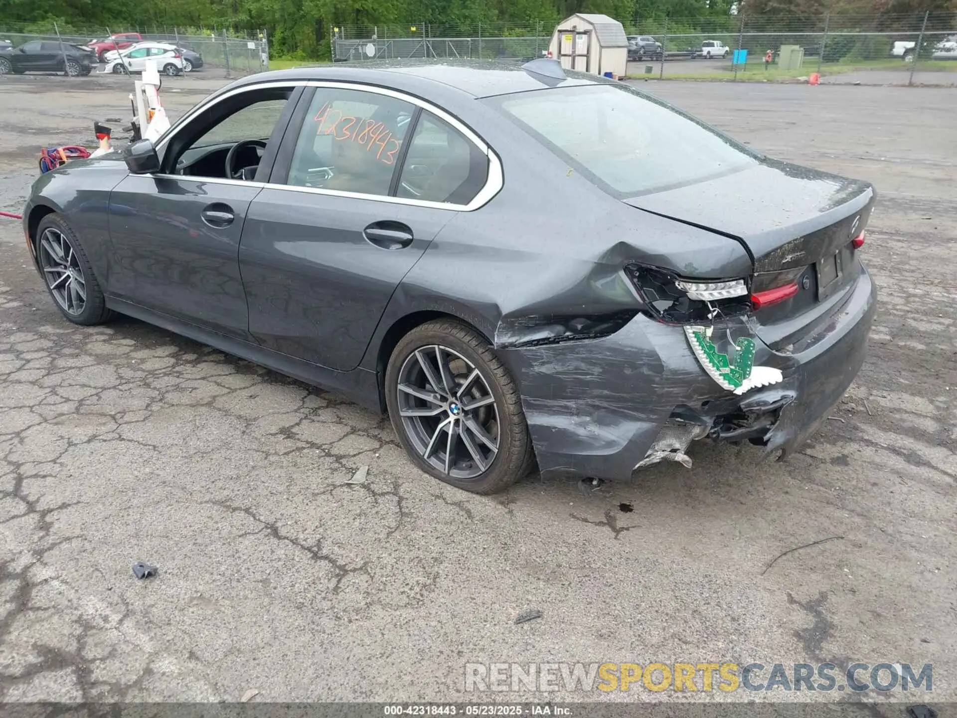 3 fotografías del automóvil dañado 3MW5R7J07M8B65104 BMW 330I 2021