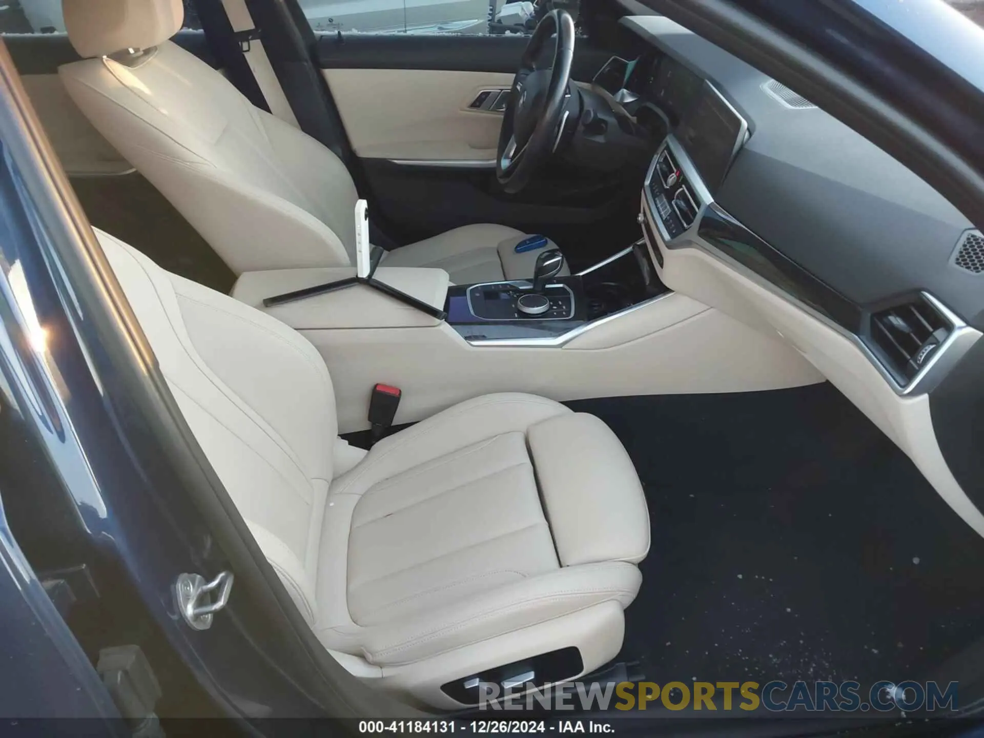 5 fotografías del automóvil dañado 3MW5R7J07M8C10185 BMW 330I 2021