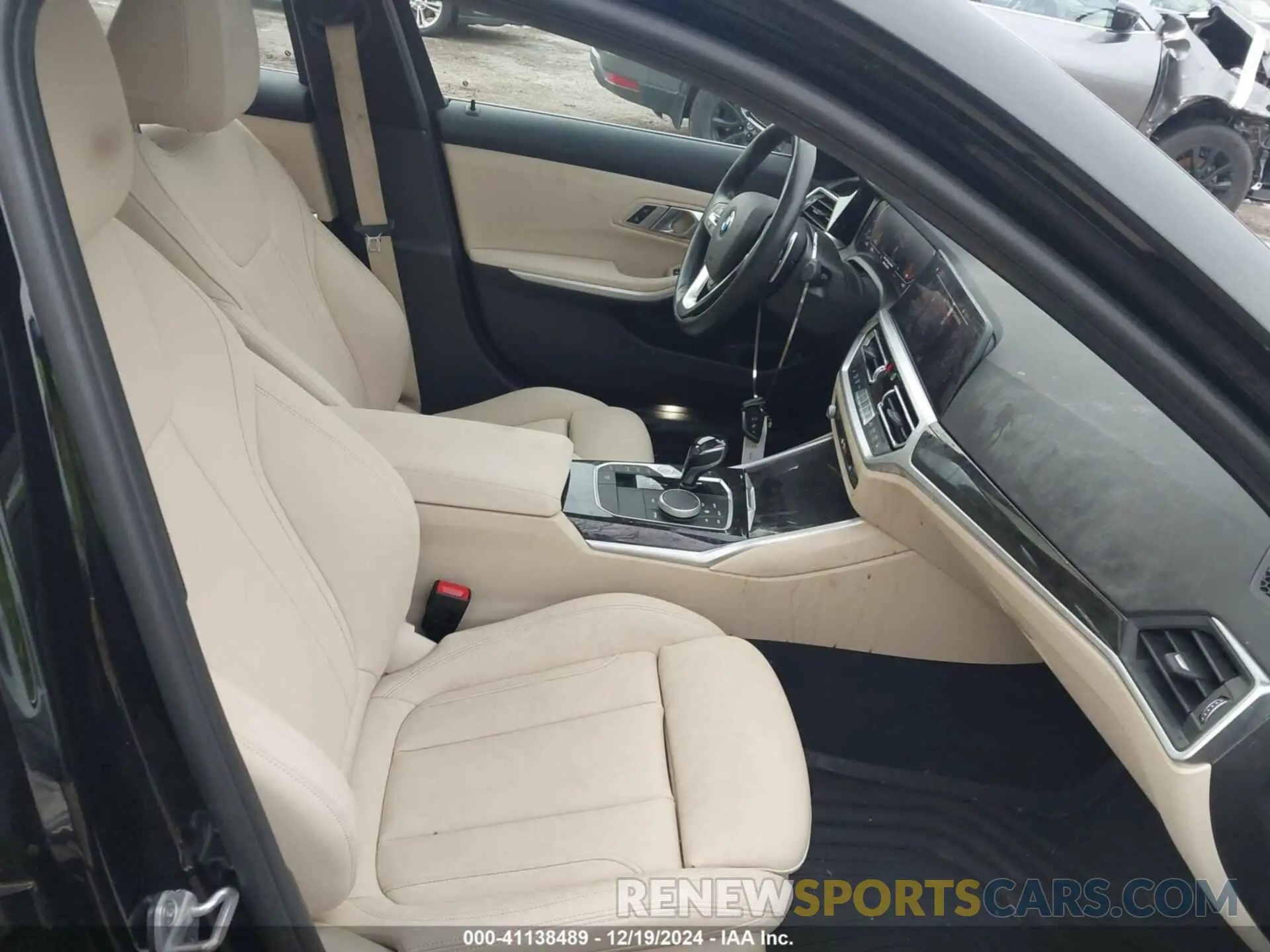 5 fotografías del automóvil dañado 3MW5R7J08M8B64253 BMW 330I 2021