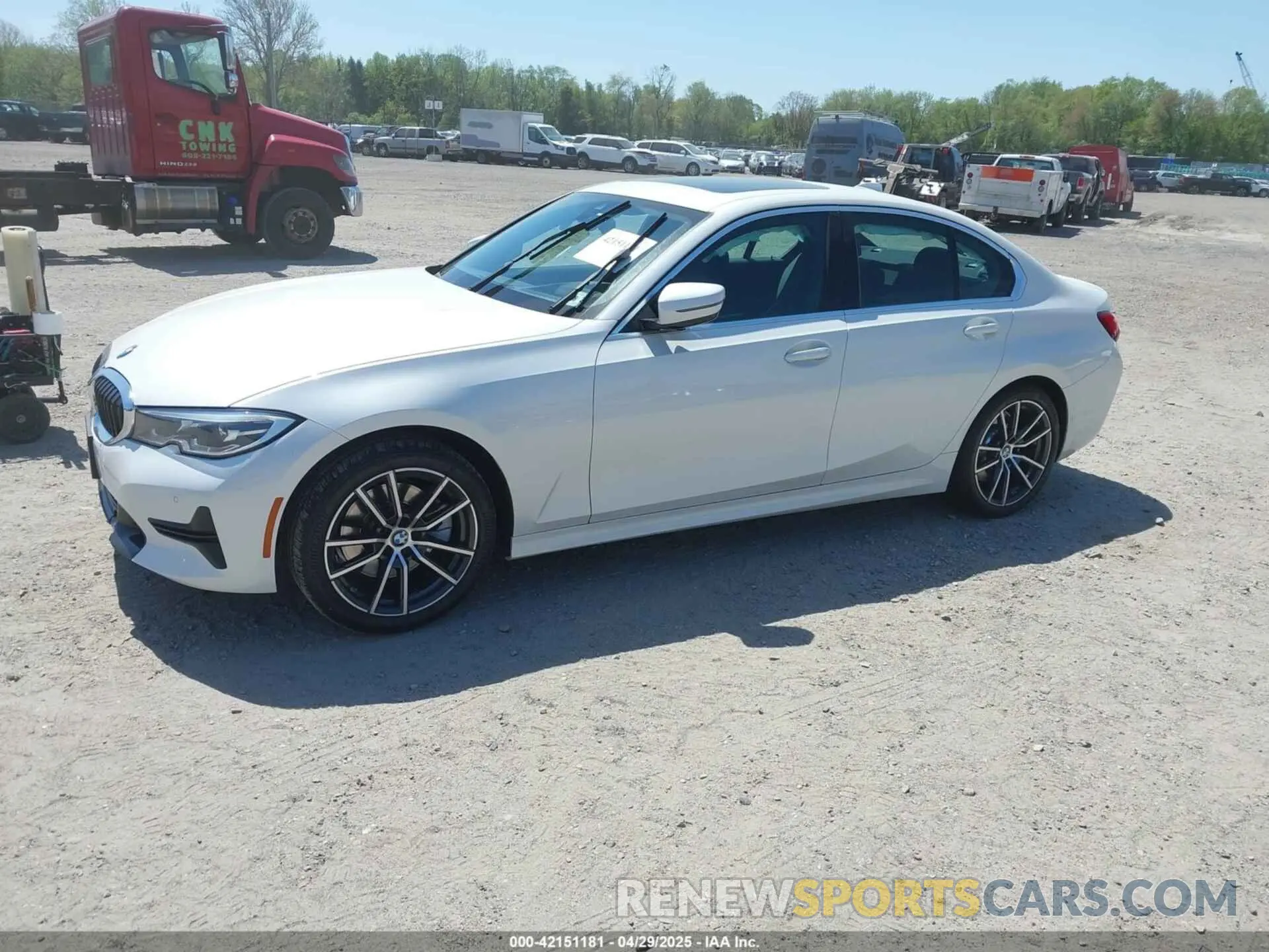 2 fotografías del automóvil dañado 3MW5R7J08M8B64656 BMW 330I 2021