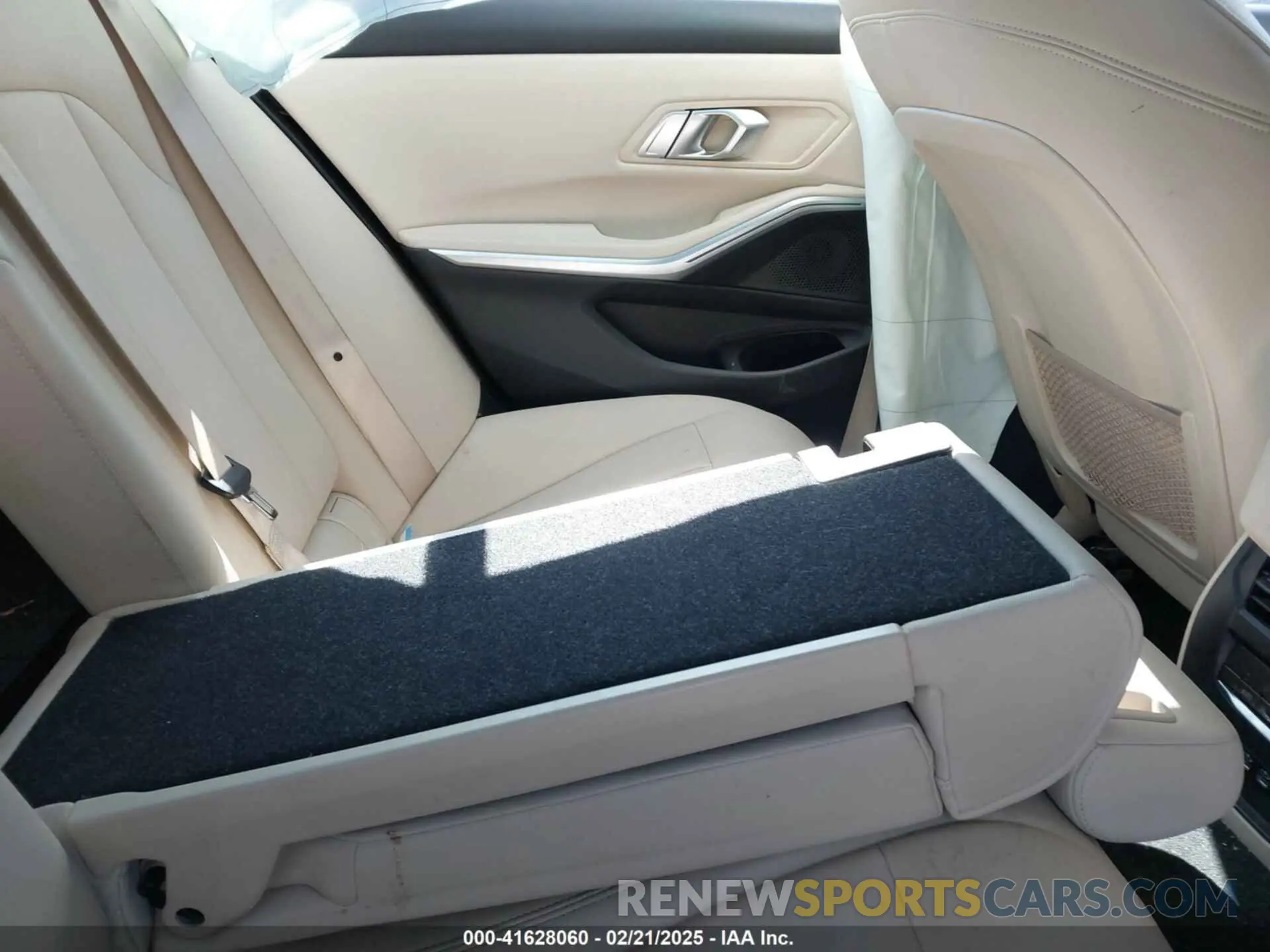 8 fotografías del automóvil dañado 3MW5R7J08M8B81635 BMW 330I 2021