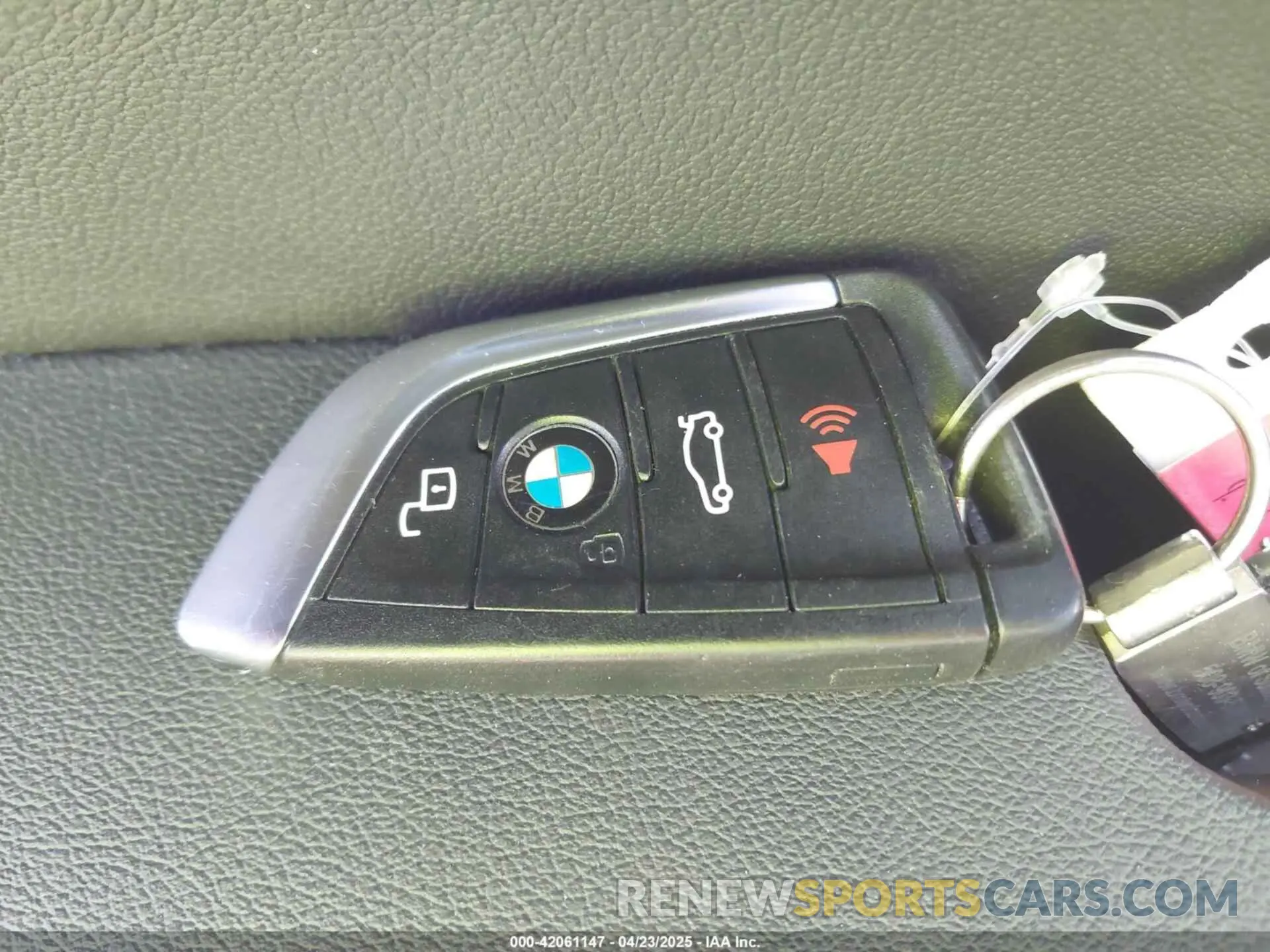 11 fotografías del automóvil dañado 3MW5R7J08M8C03343 BMW 330I 2021