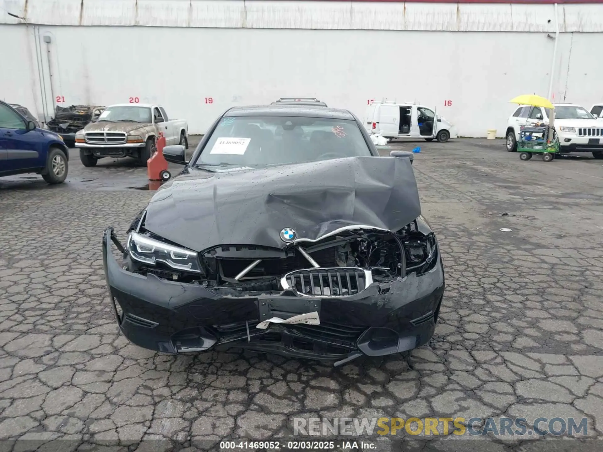 12 fotografías del automóvil dañado 3MW5R7J08M8C16500 BMW 330I 2021