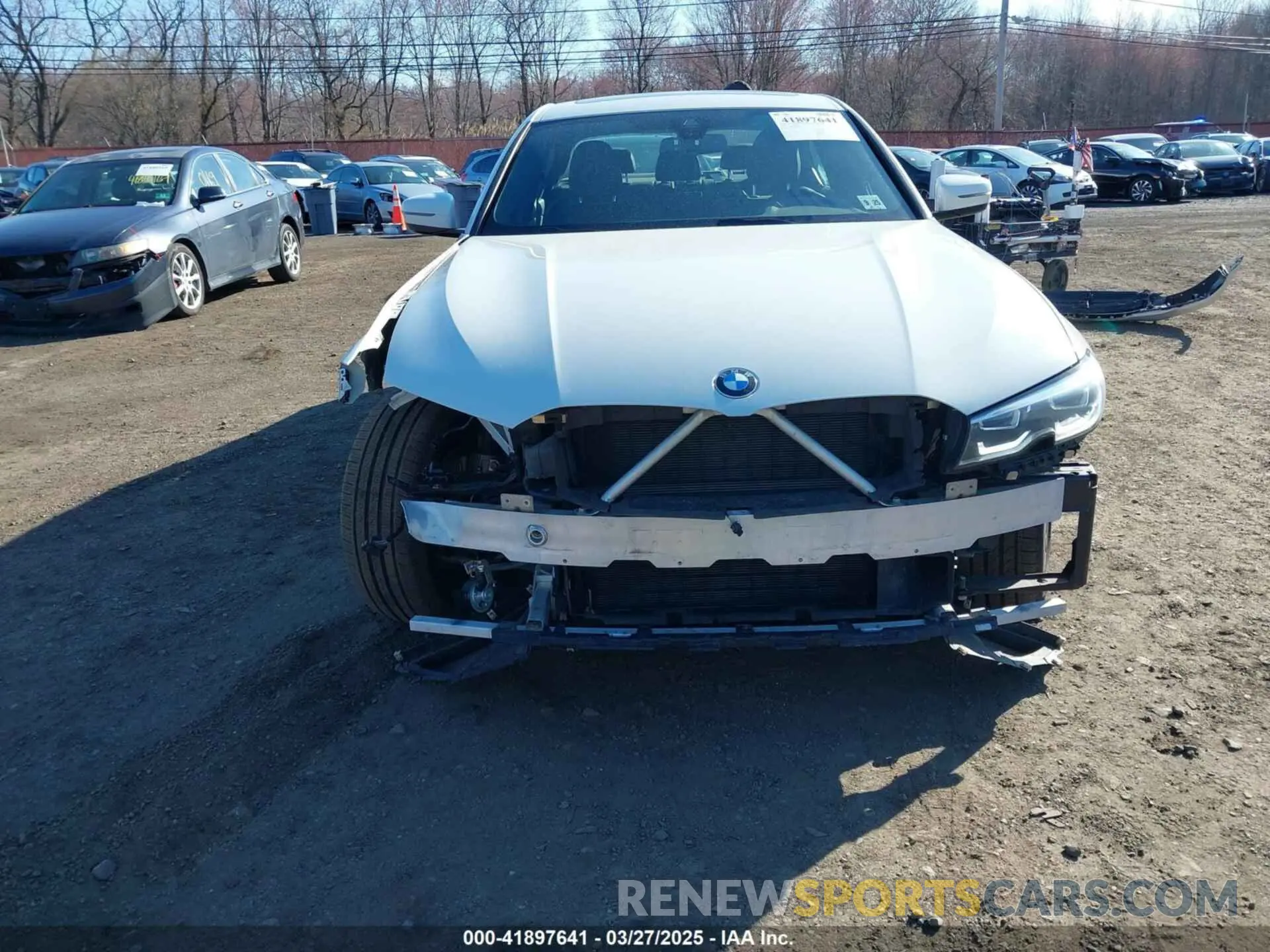 17 fotografías del automóvil dañado 3MW5R7J09M8B47753 BMW 330I 2021