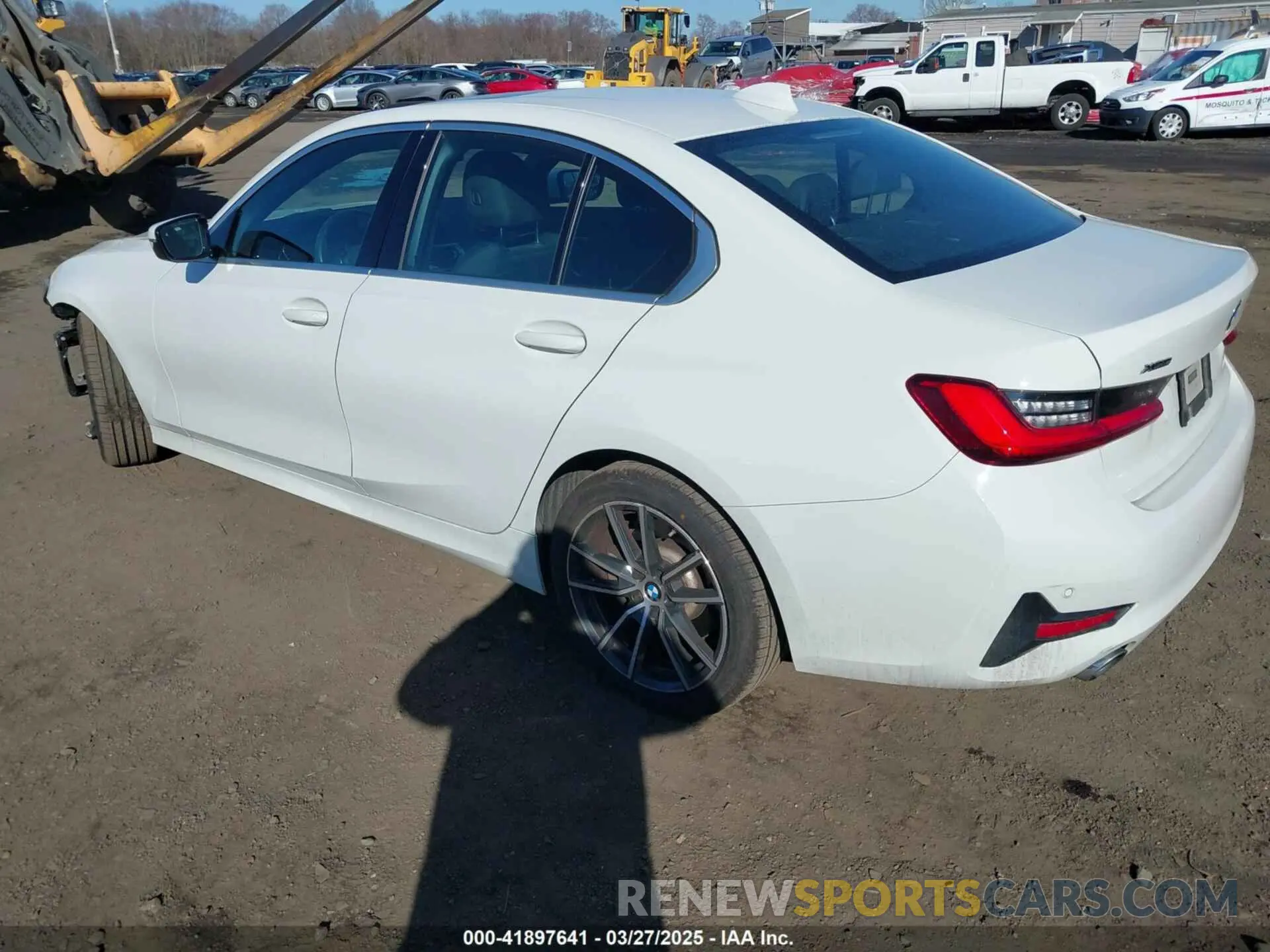 3 fotografías del automóvil dañado 3MW5R7J09M8B47753 BMW 330I 2021