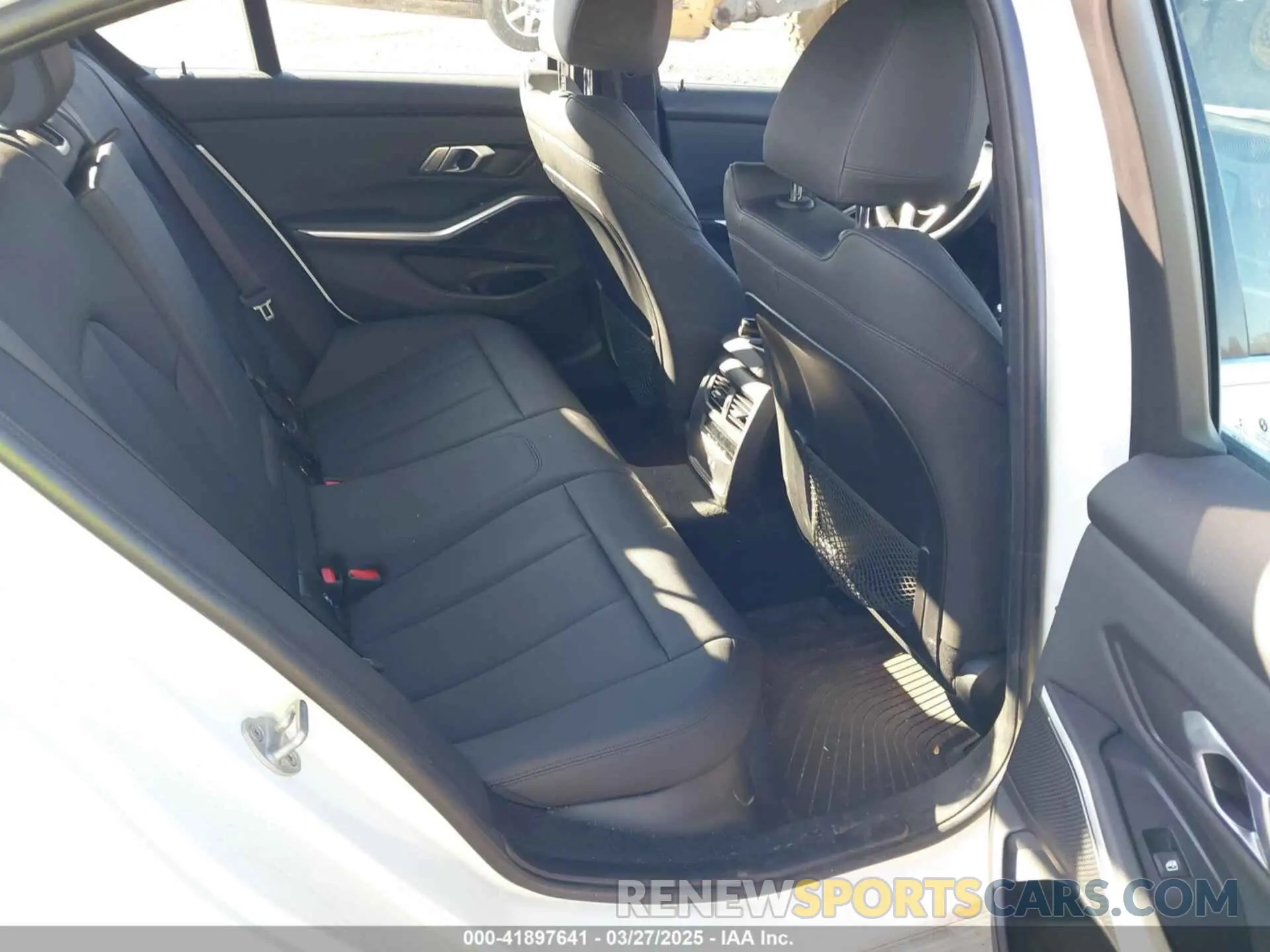 8 fotografías del automóvil dañado 3MW5R7J09M8B47753 BMW 330I 2021