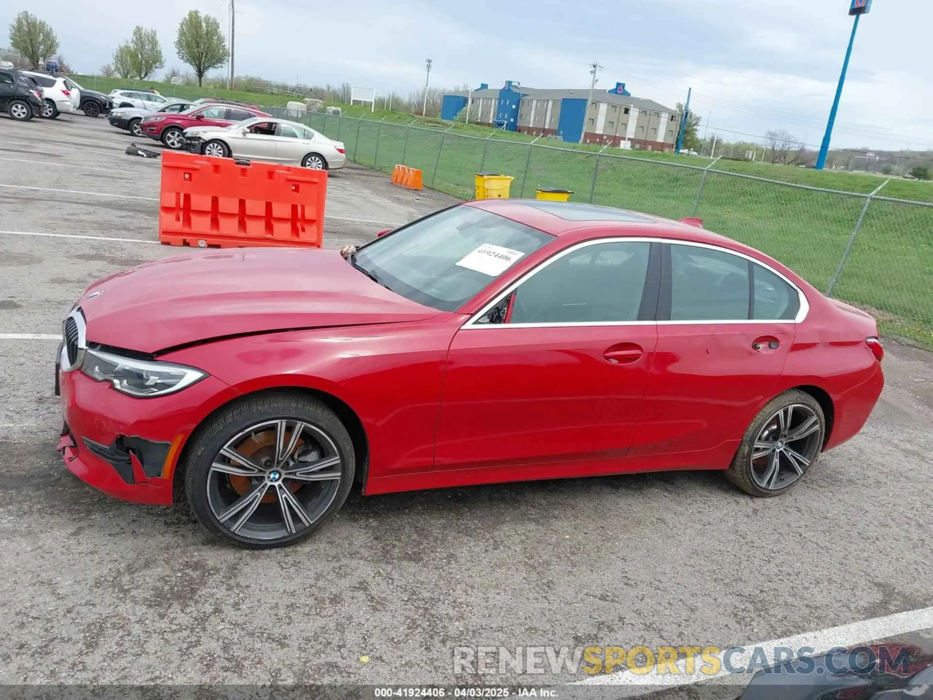 13 fotografías del automóvil dañado 3MW5R7J0XM8B84956 BMW 330I 2021