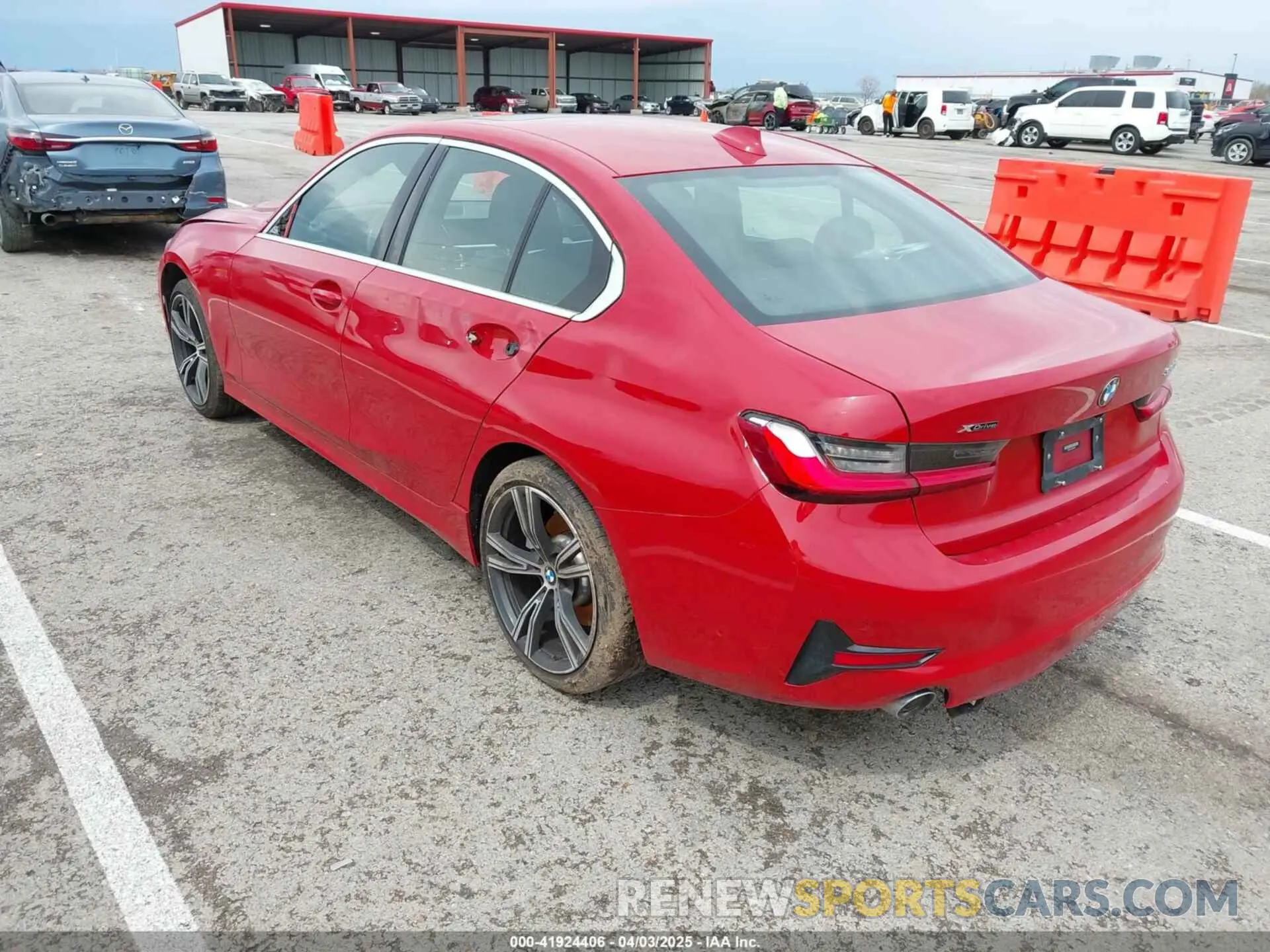 3 fotografías del automóvil dañado 3MW5R7J0XM8B84956 BMW 330I 2021