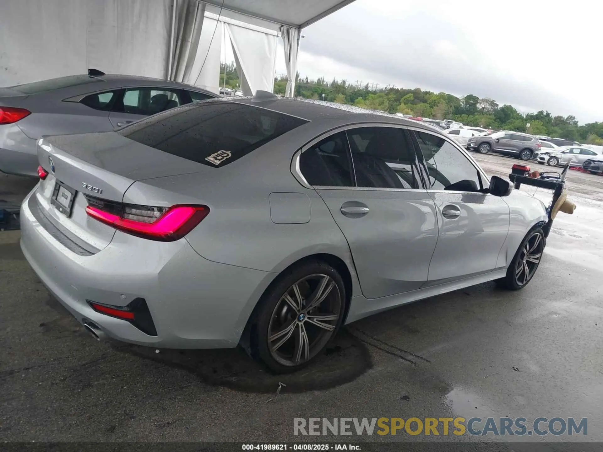 13 fotografías del automóvil dañado WBA5R1C0XMFL39992 BMW 330I 2021