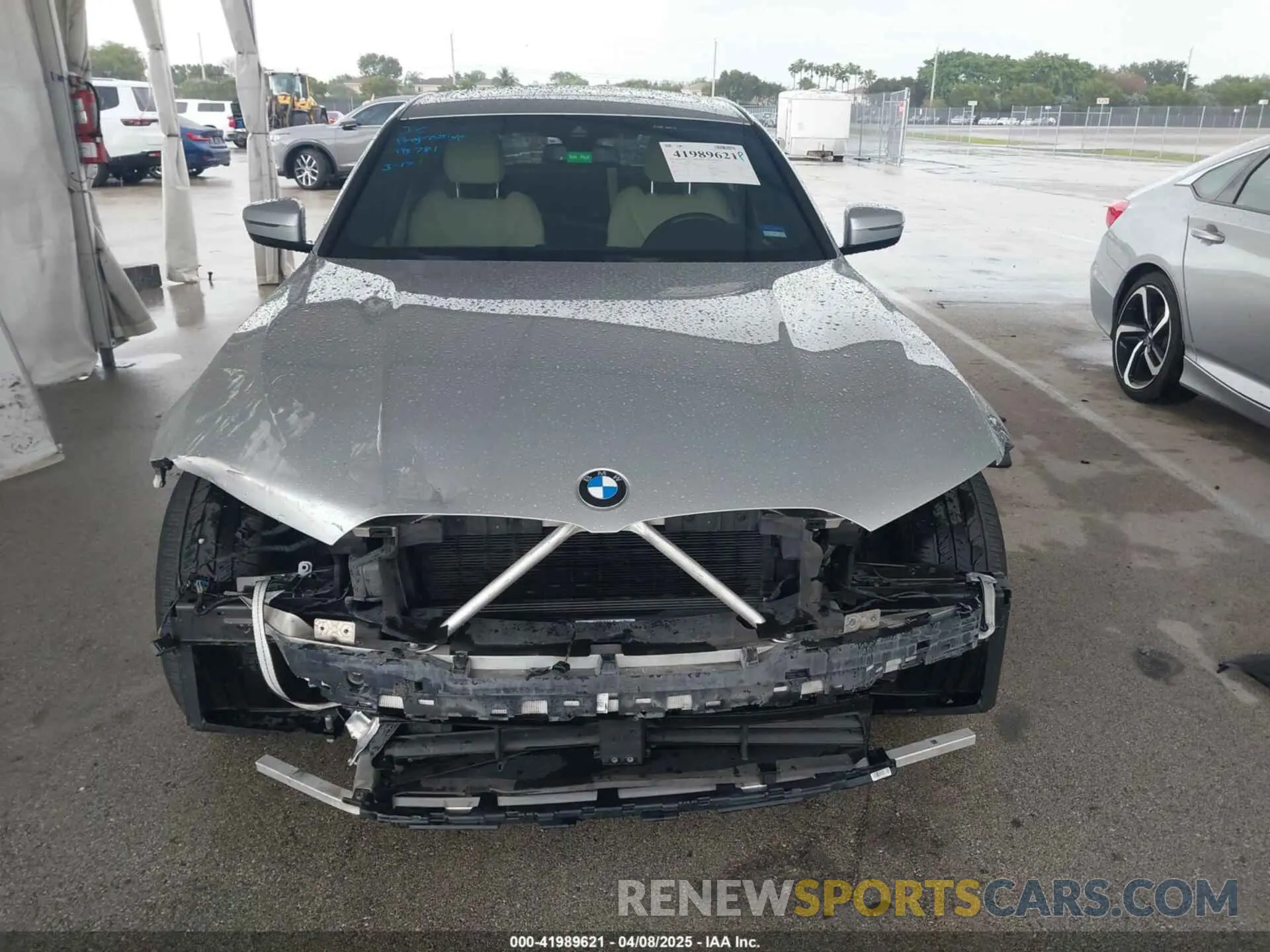 6 fotografías del automóvil dañado WBA5R1C0XMFL39992 BMW 330I 2021