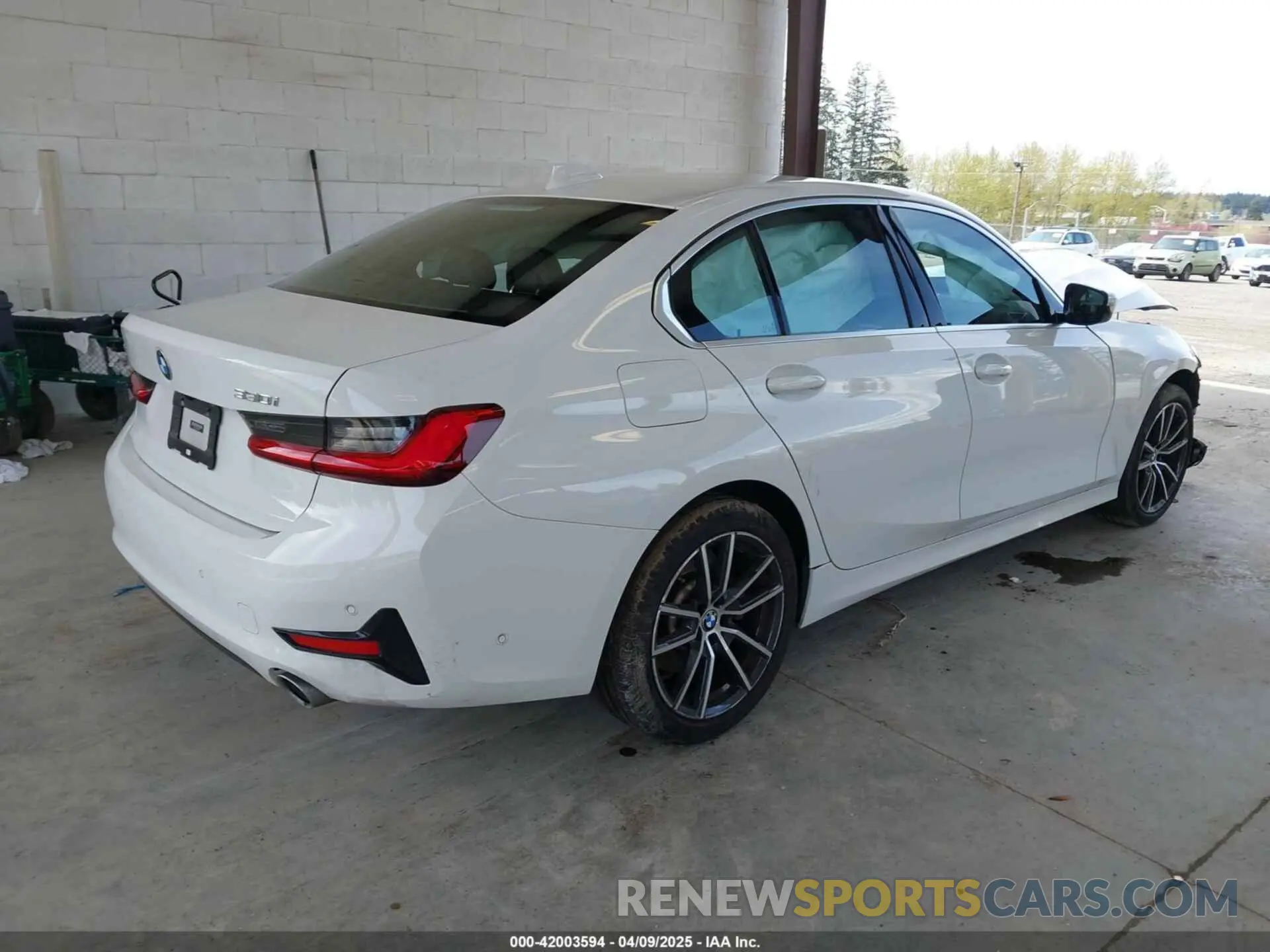 4 fotografías del automóvil dañado WBA5R7C01MFL54366 BMW 330I 2021