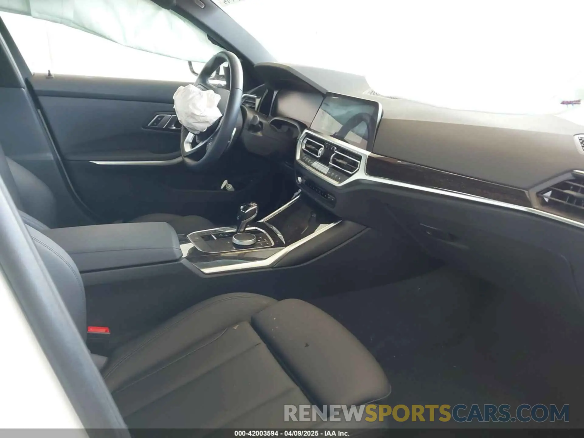 5 fotografías del automóvil dañado WBA5R7C01MFL54366 BMW 330I 2021