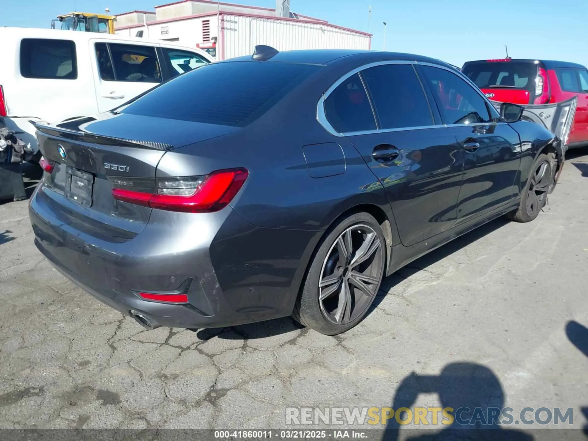 4 fotografías del automóvil dañado WBA5R7C06MFL21234 BMW 330I 2021