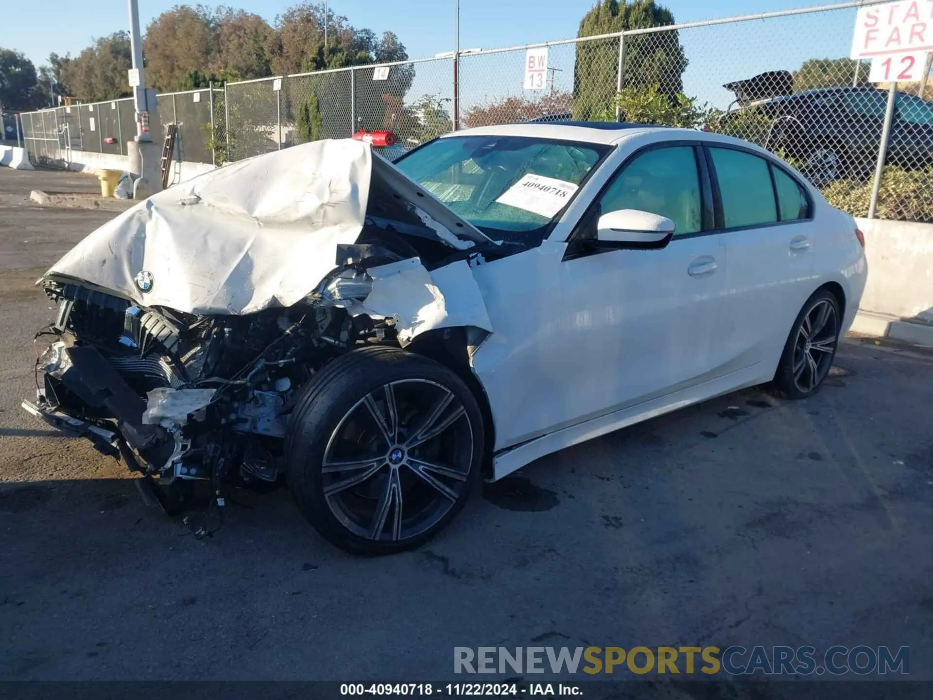 14 fotografías del automóvil dañado 3MW5R1J00N8C46573 BMW 330I 2022