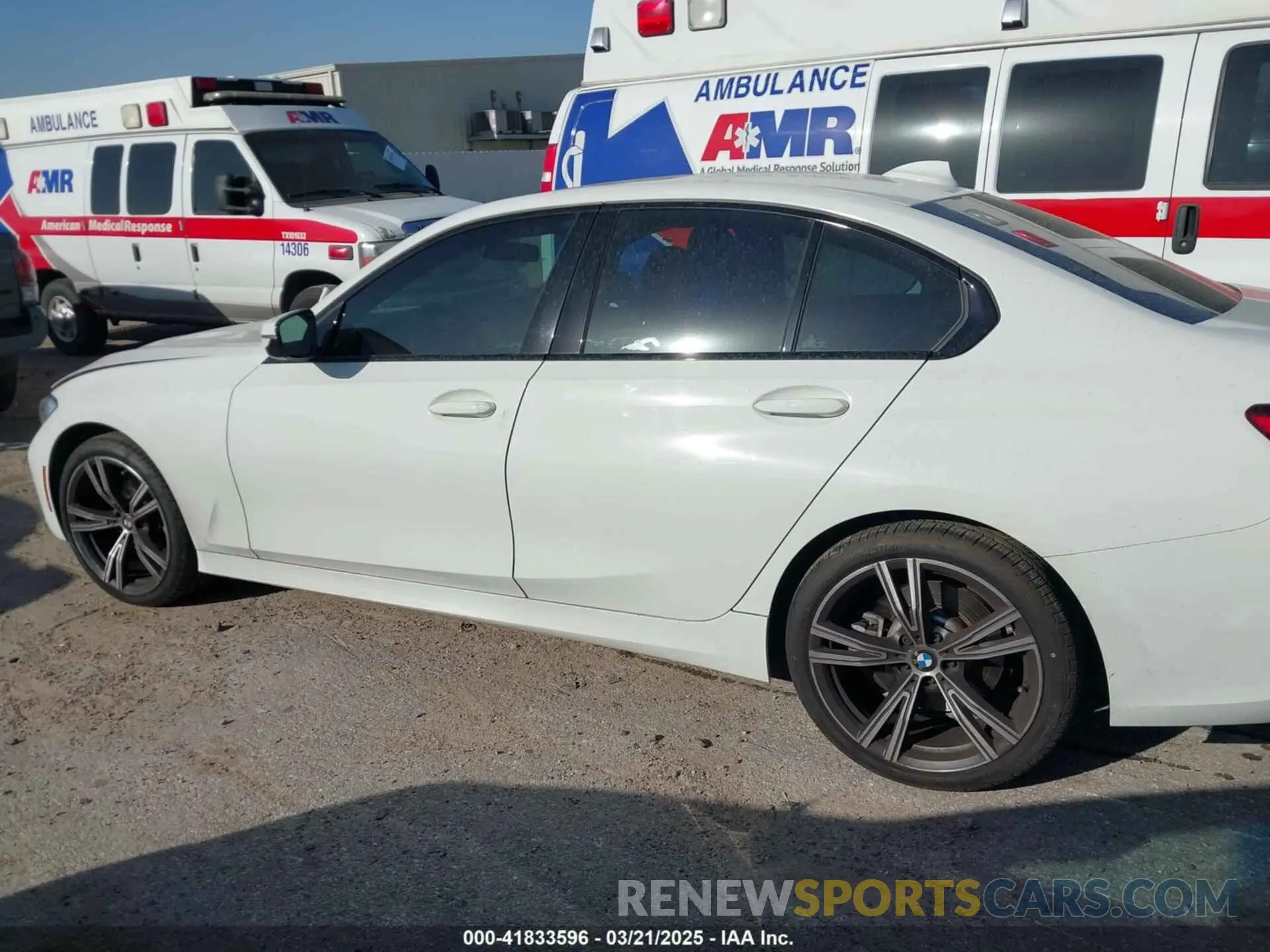 14 fotografías del automóvil dañado 3MW5R1J01N8C72194 BMW 330I 2022
