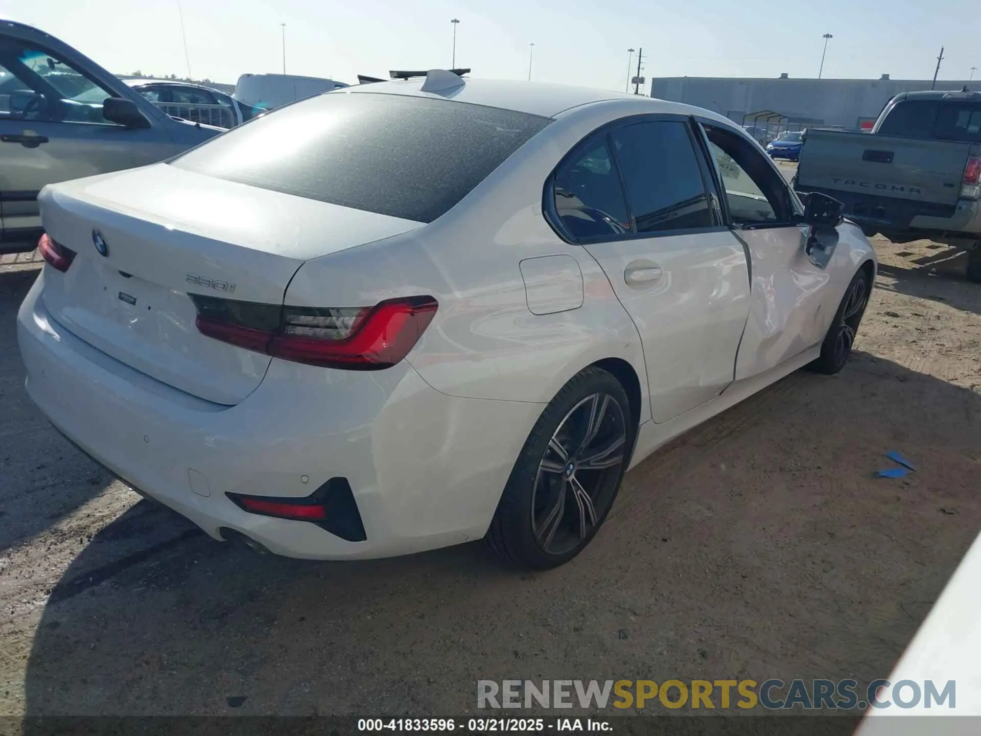 4 fotografías del automóvil dañado 3MW5R1J01N8C72194 BMW 330I 2022
