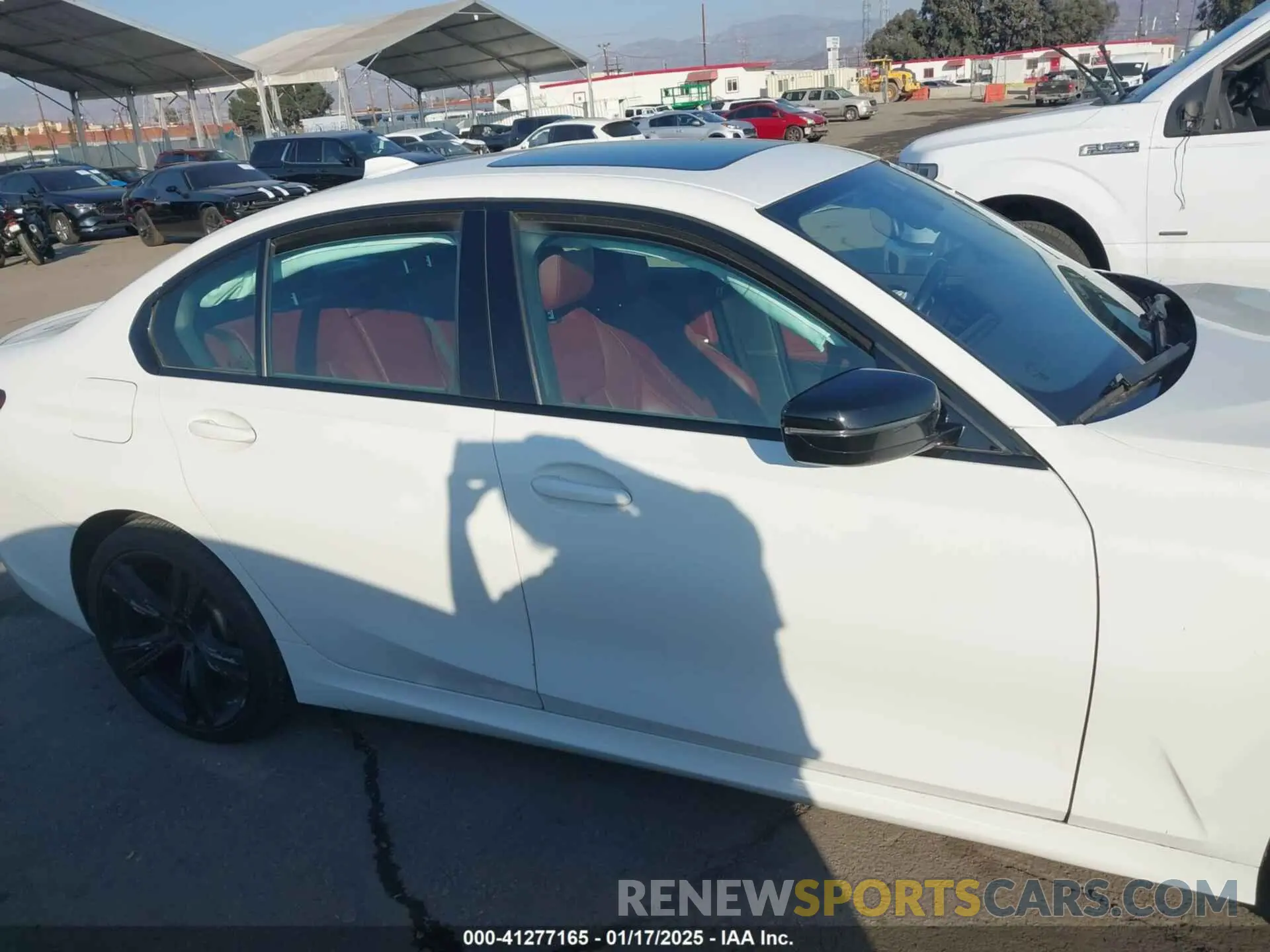 13 fotografías del automóvil dañado 3MW5R1J02N8C29130 BMW 330I 2022