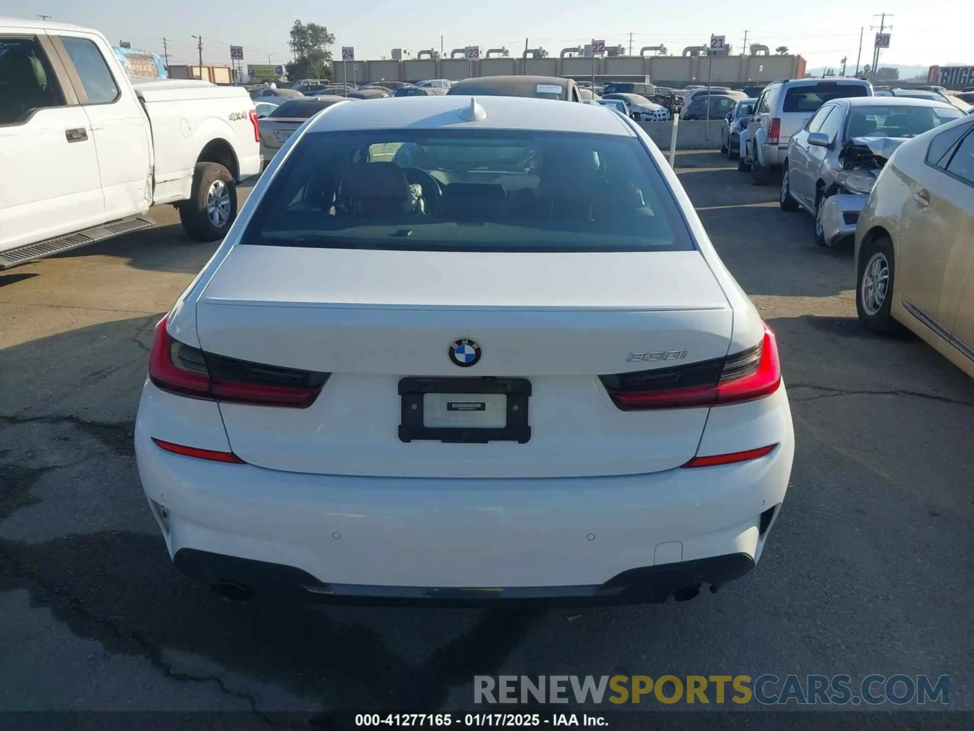 16 fotografías del automóvil dañado 3MW5R1J02N8C29130 BMW 330I 2022