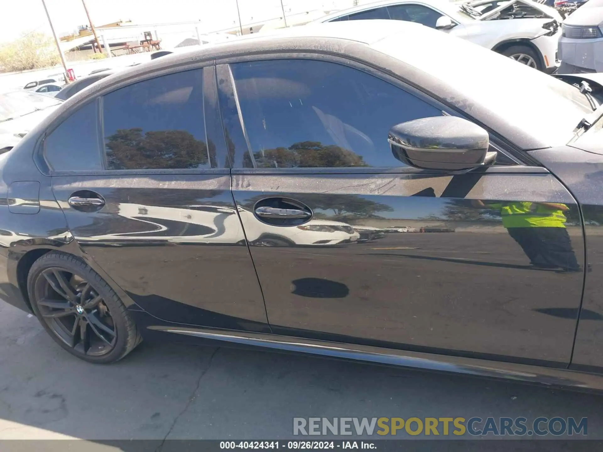 13 fotografías del automóvil dañado 3MW5R1J03N8C25507 BMW 330I 2022
