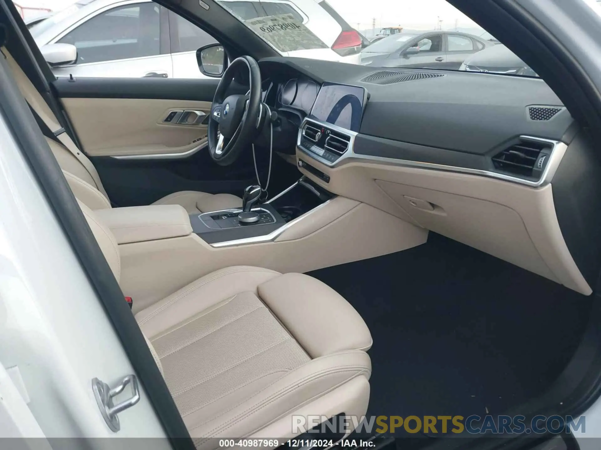 5 fotografías del automóvil dañado 3MW5R1J04N8C63974 BMW 330I 2022