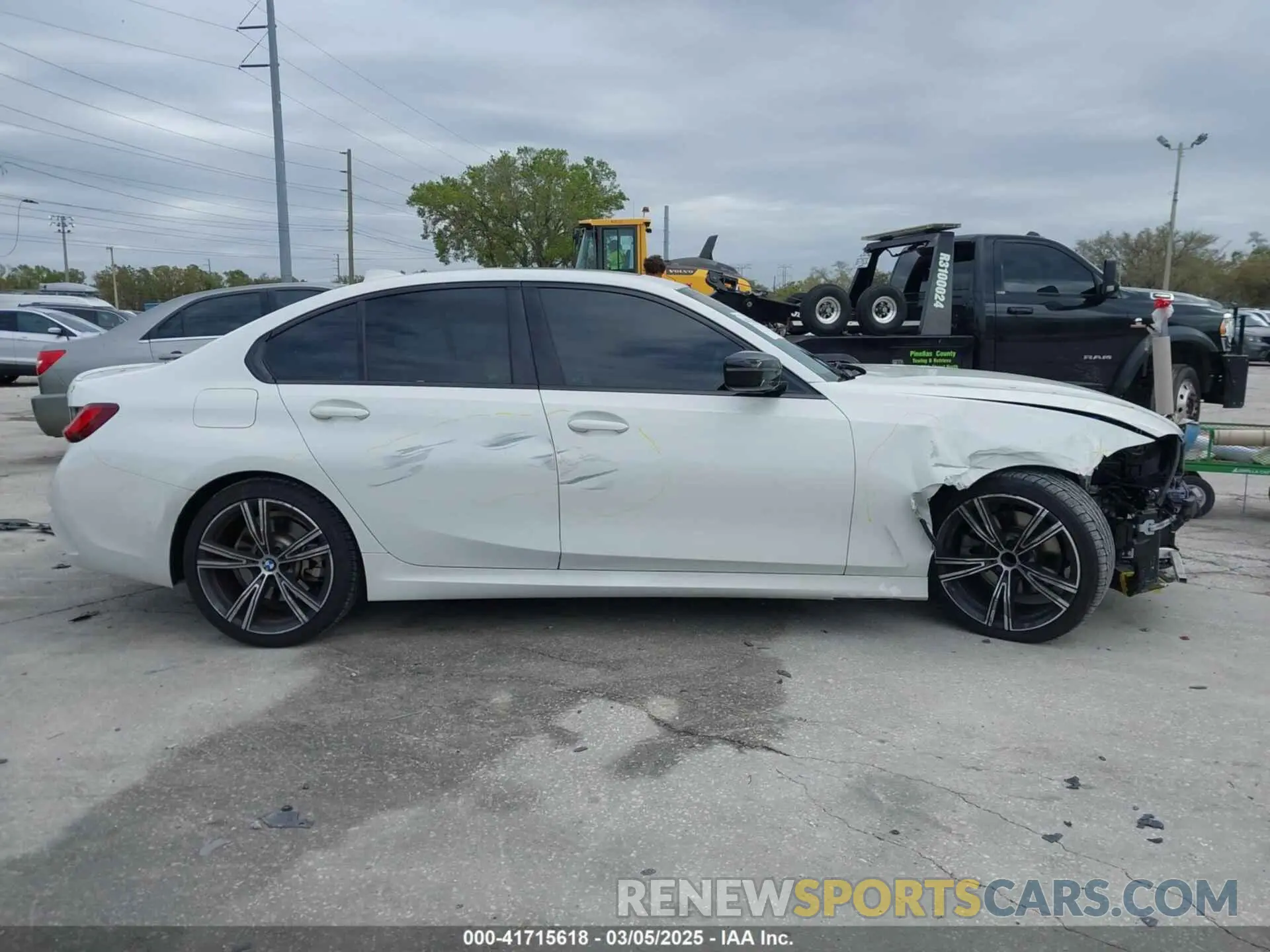 13 fotografías del automóvil dañado 3MW5R1J06N8C46898 BMW 330I 2022