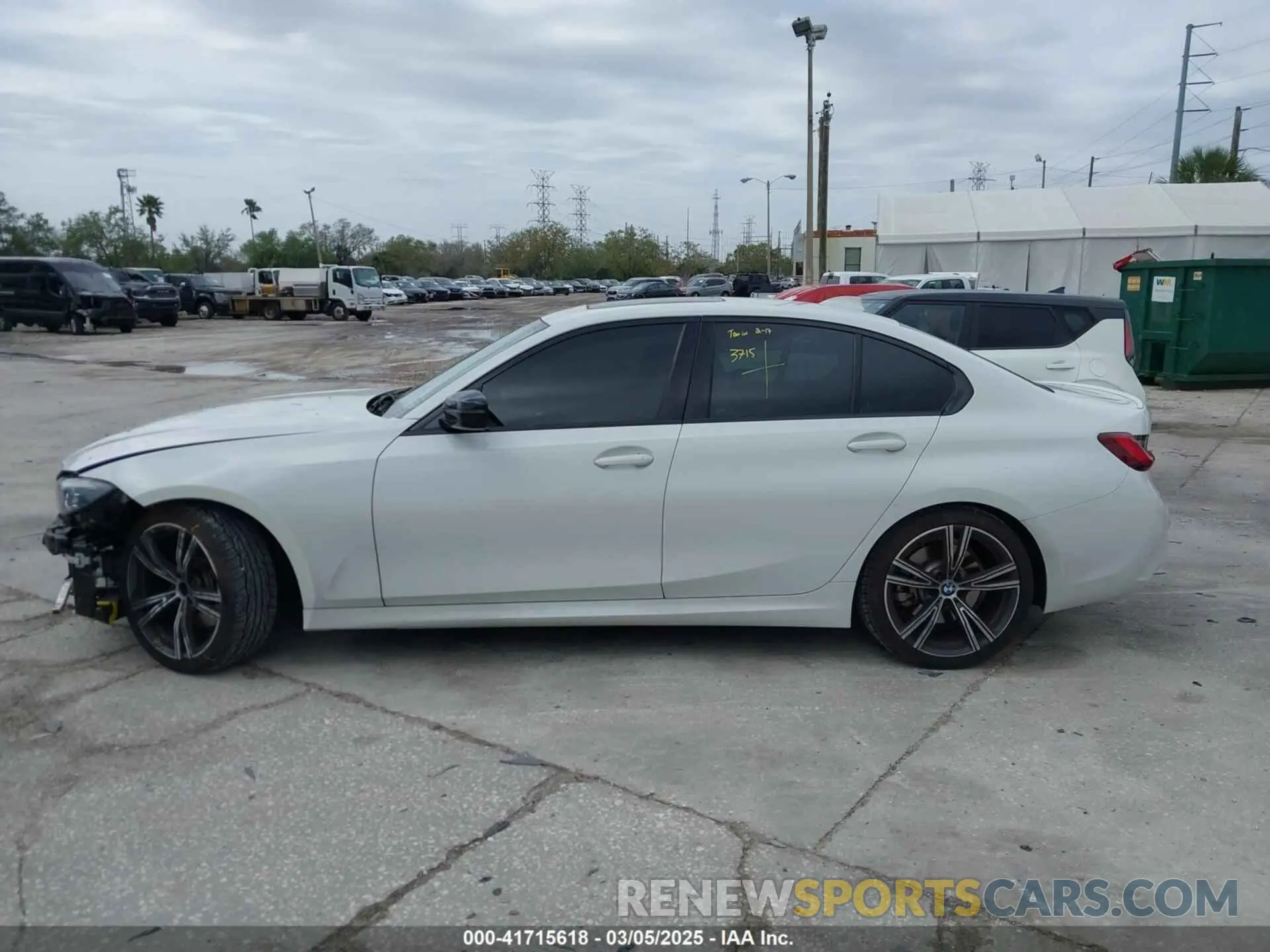 14 fotografías del automóvil dañado 3MW5R1J06N8C46898 BMW 330I 2022