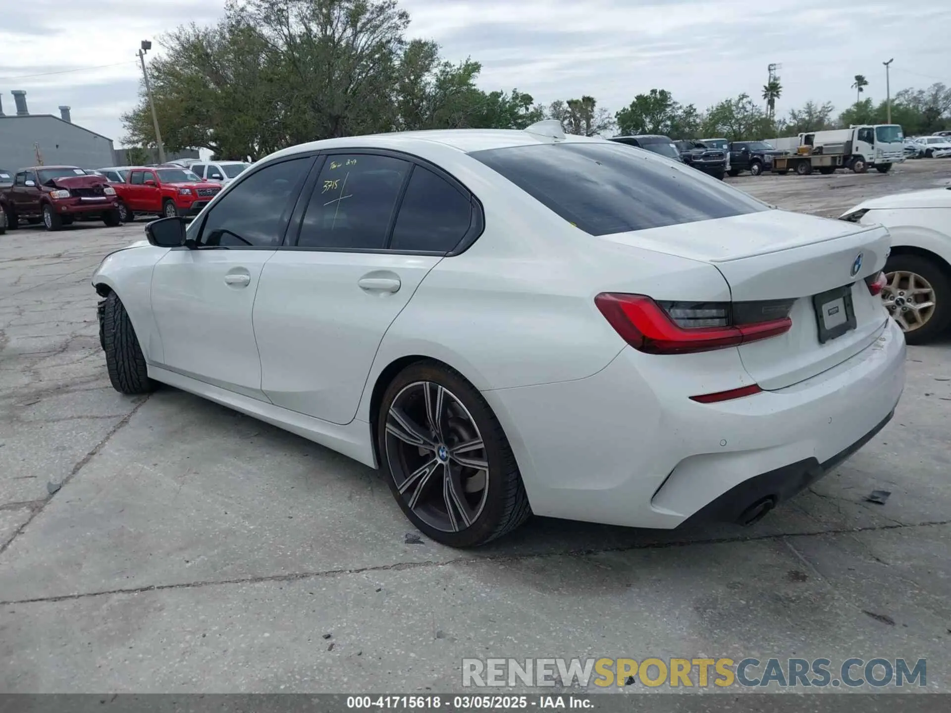 3 fotografías del automóvil dañado 3MW5R1J06N8C46898 BMW 330I 2022