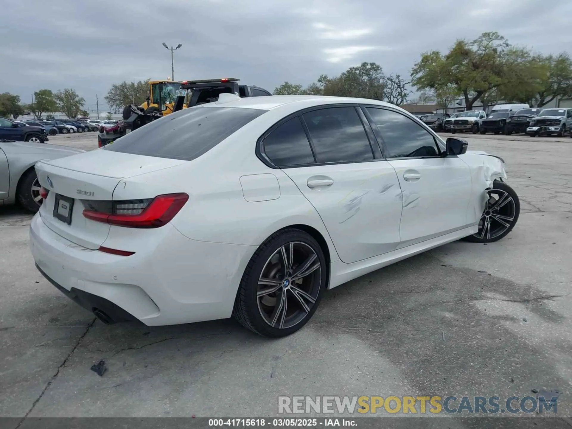4 fotografías del automóvil dañado 3MW5R1J06N8C46898 BMW 330I 2022